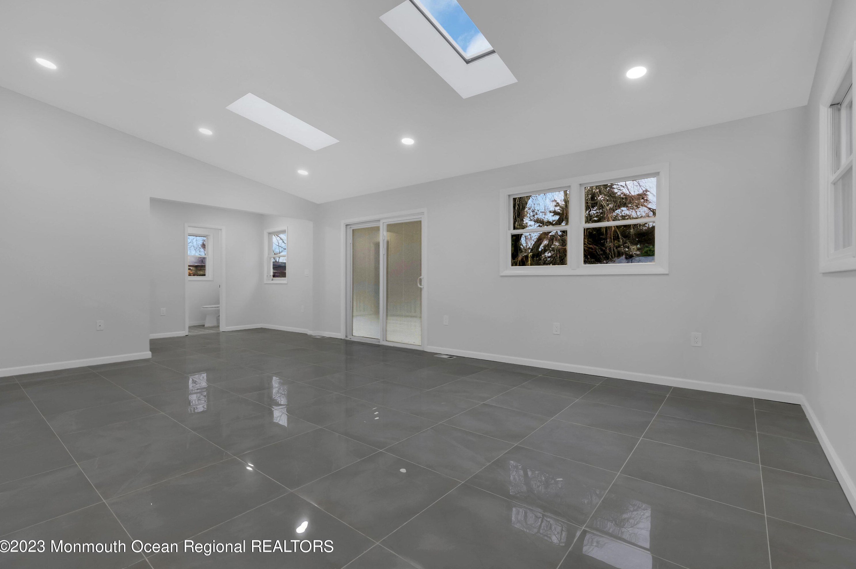 130 Attison Ave, Toms River NJ  08757-5206 exterior