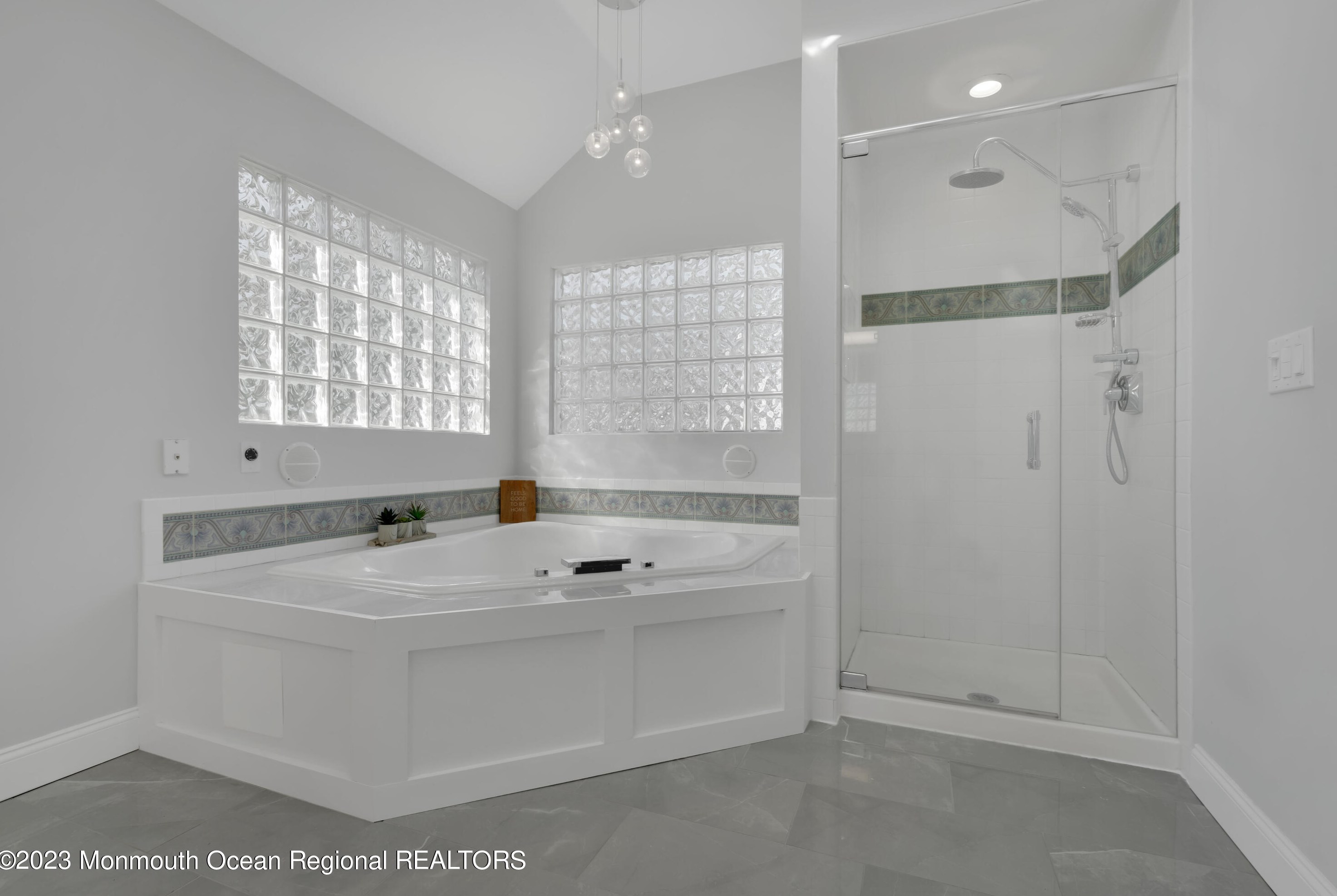 701 Manchester St, Toms River NJ  08757-2332 exterior