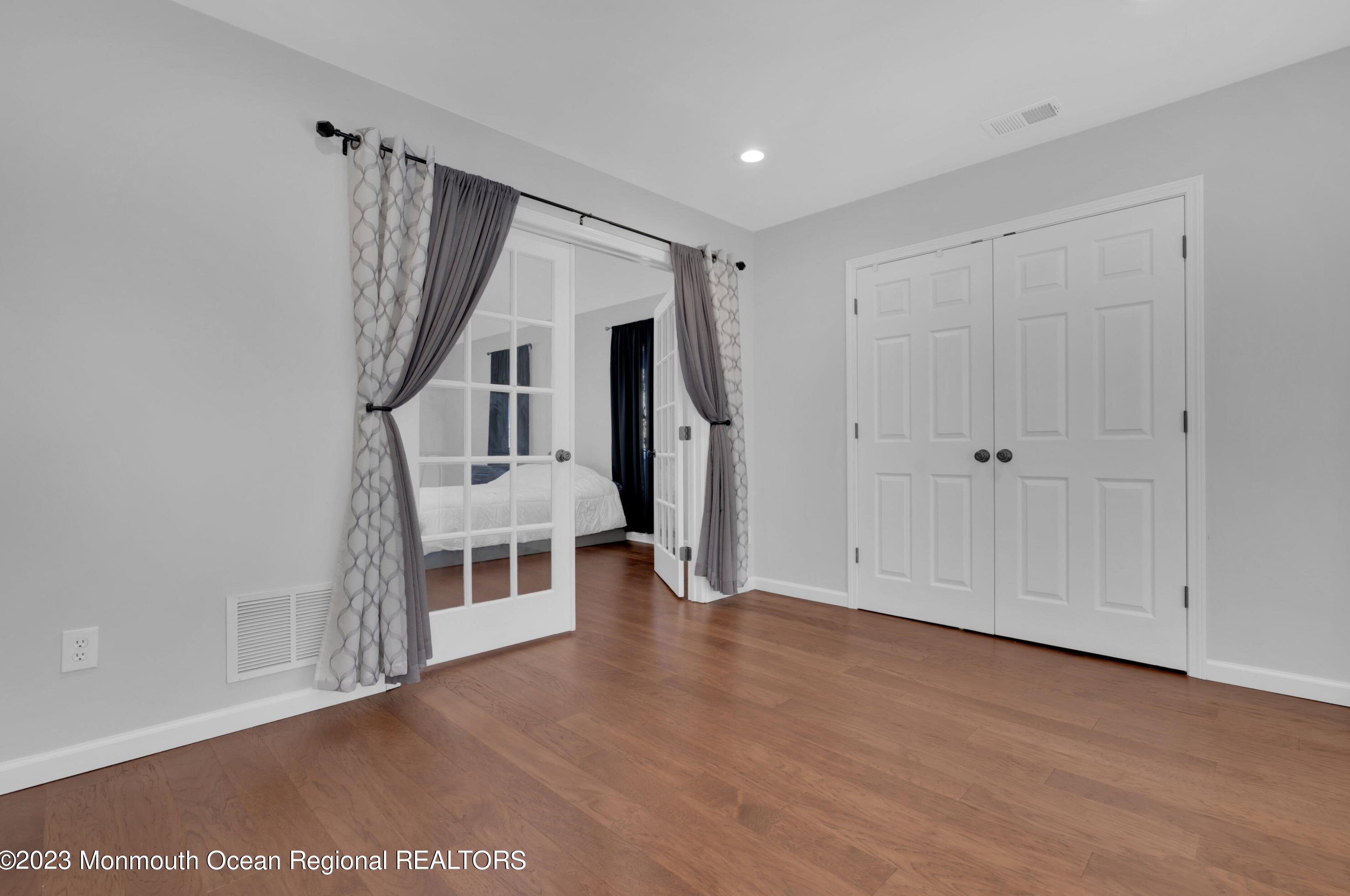 701 Manchester St, Toms River NJ  08757-2332 exterior