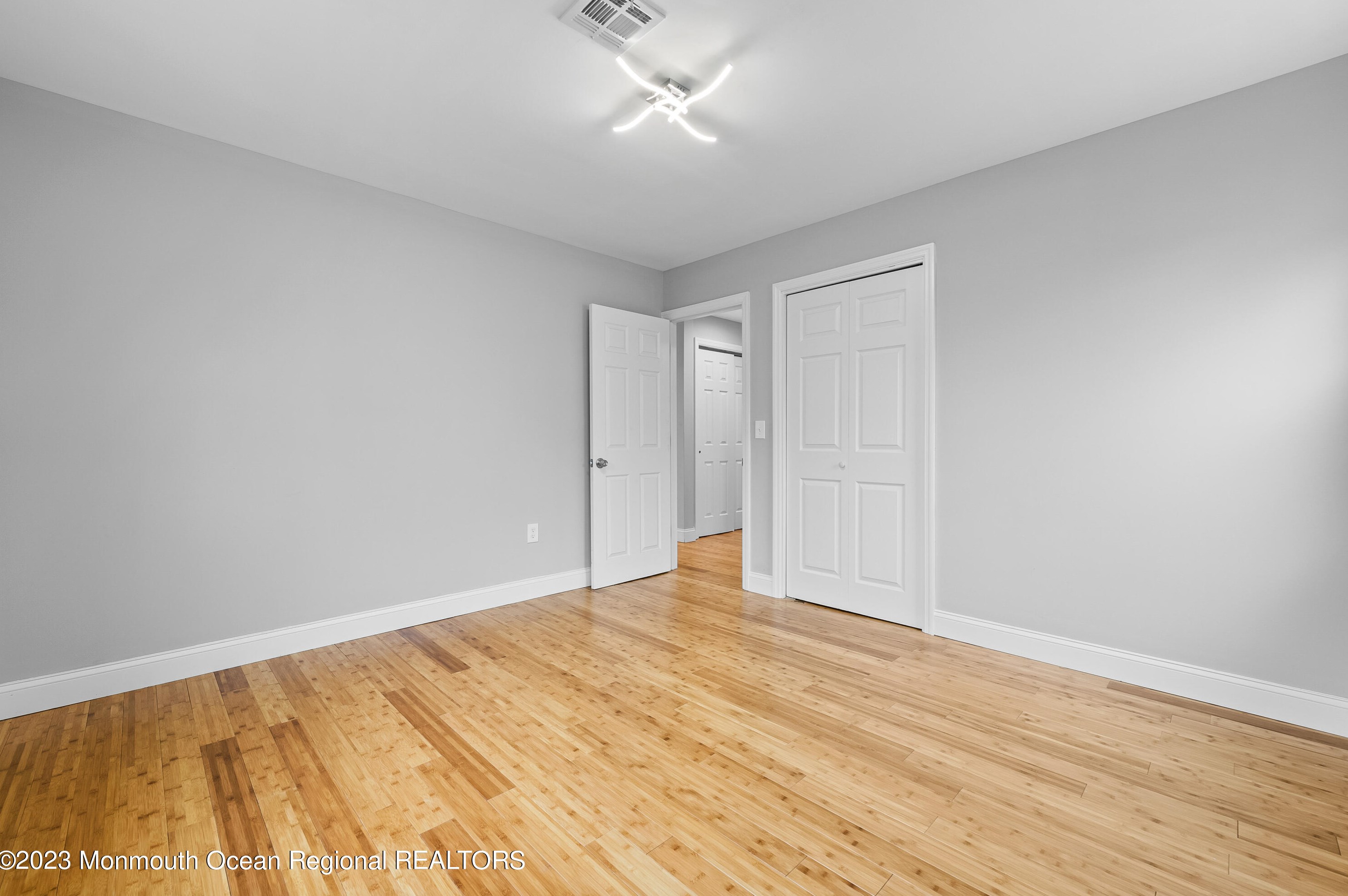 22 Intone Ln, Matawan NJ  07747-1719 exterior