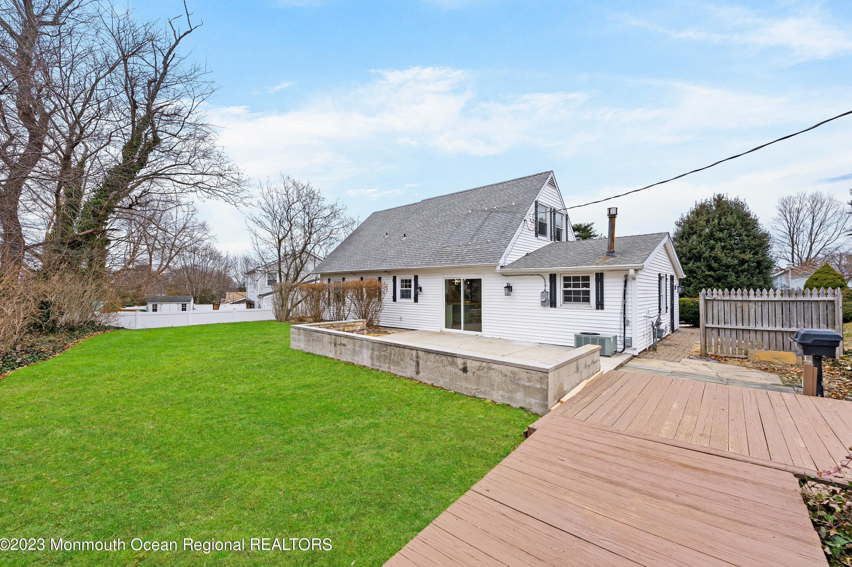 22 Intone Ln, Matawan NJ  07747-1719 exterior