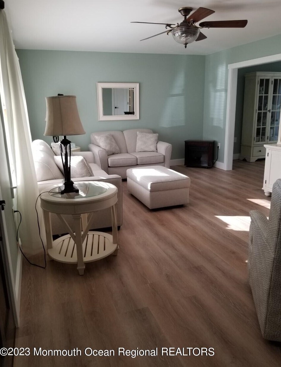 1280 Spruce St, Lacey, NJ 08731