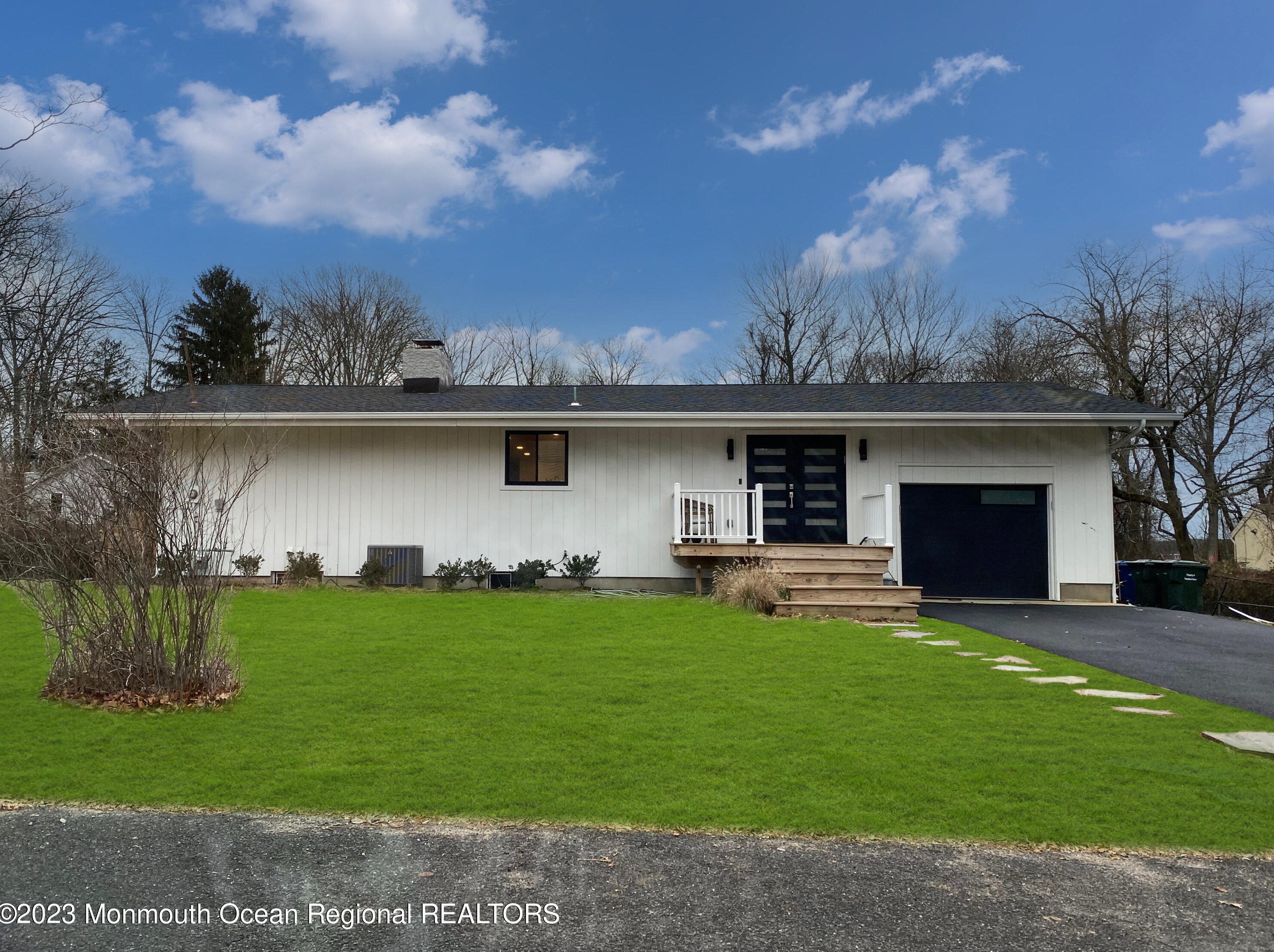 70 Heath Ave, Oakhurst, NJ 07755