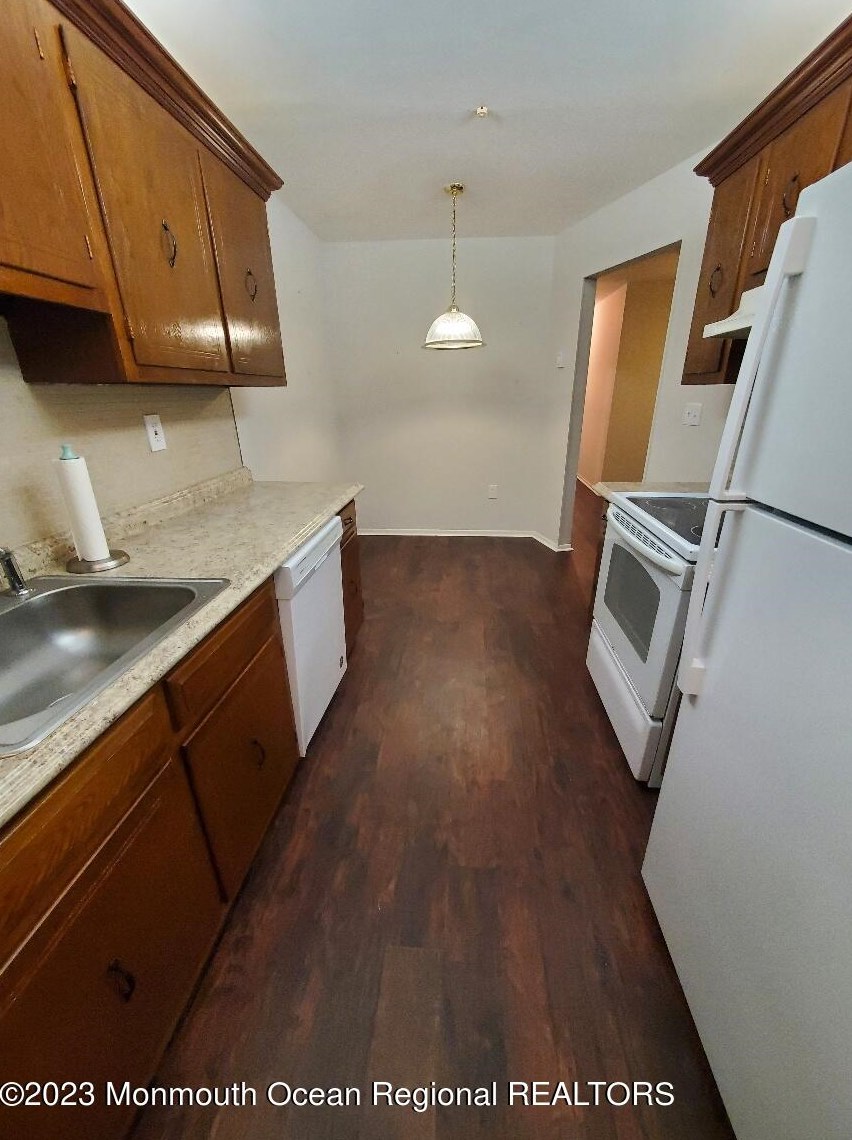 3 Pine Cluster Cir #e, Millstone Township, NJ