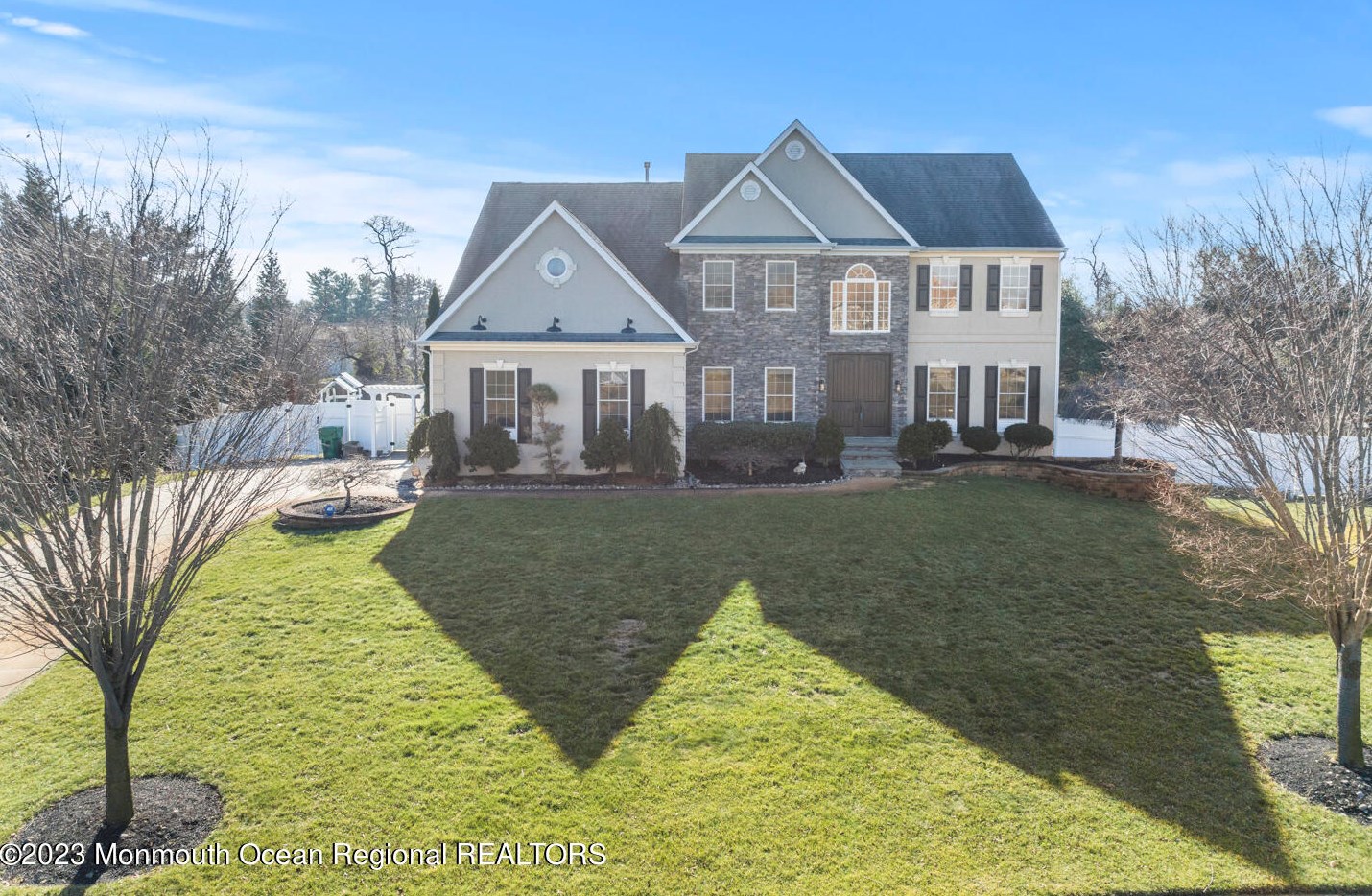 31 Stream Bank Dr, East Freehold, NJ 07728