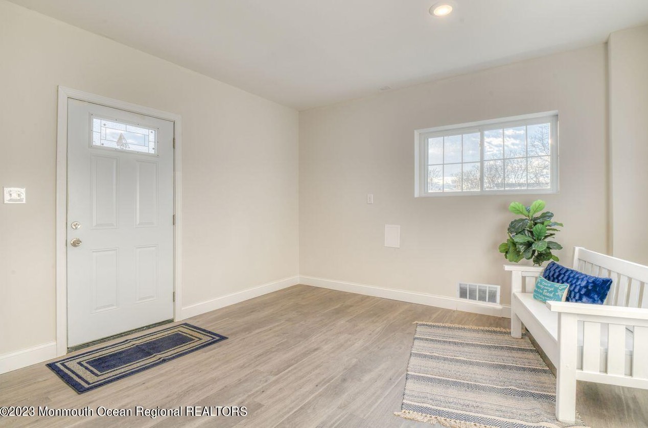 49 Garfield Ave, Ideal Beach NJ  07734-1357 exterior