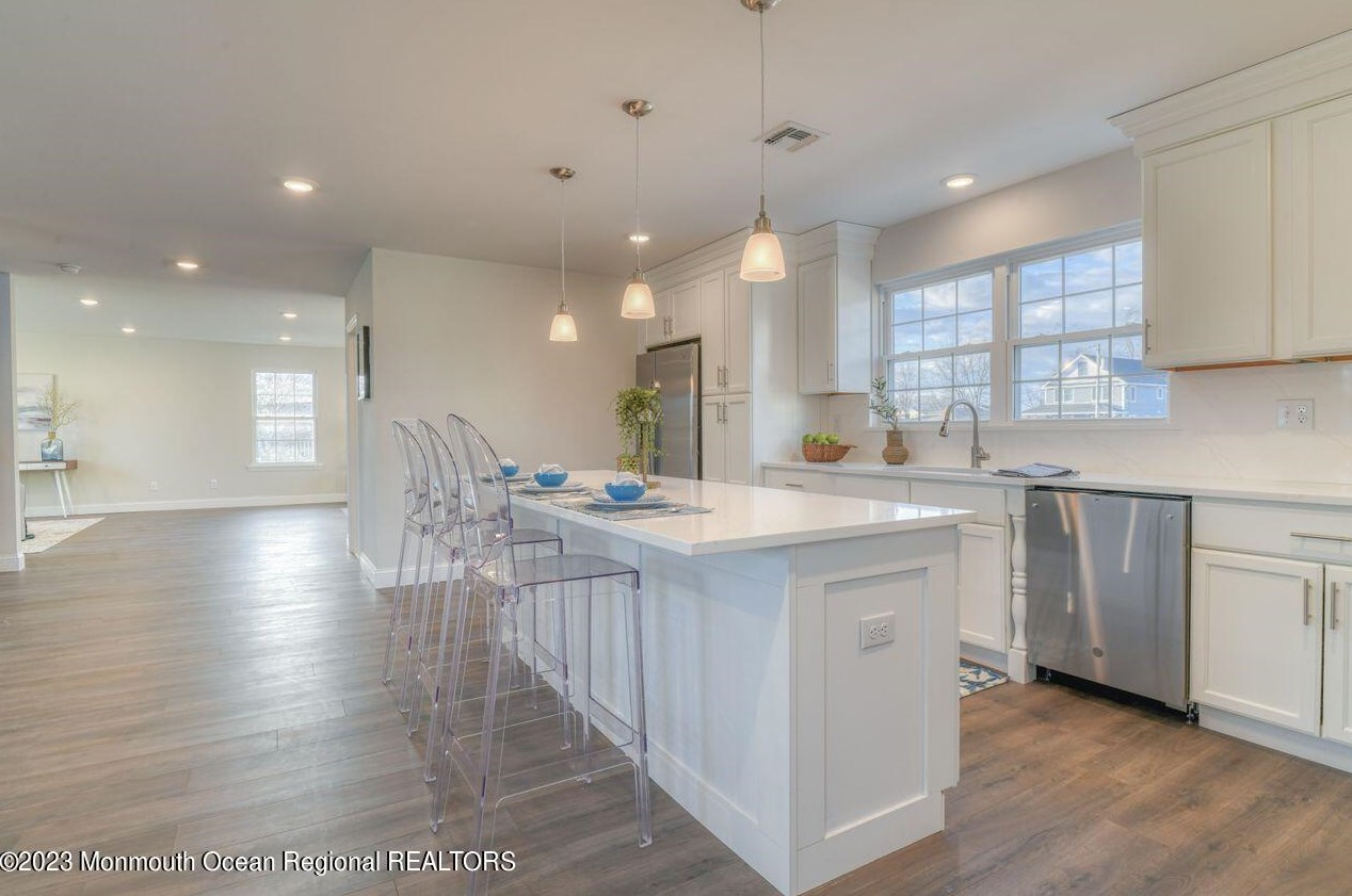 49 Garfield Ave, Ideal Beach NJ  07734-1357 exterior