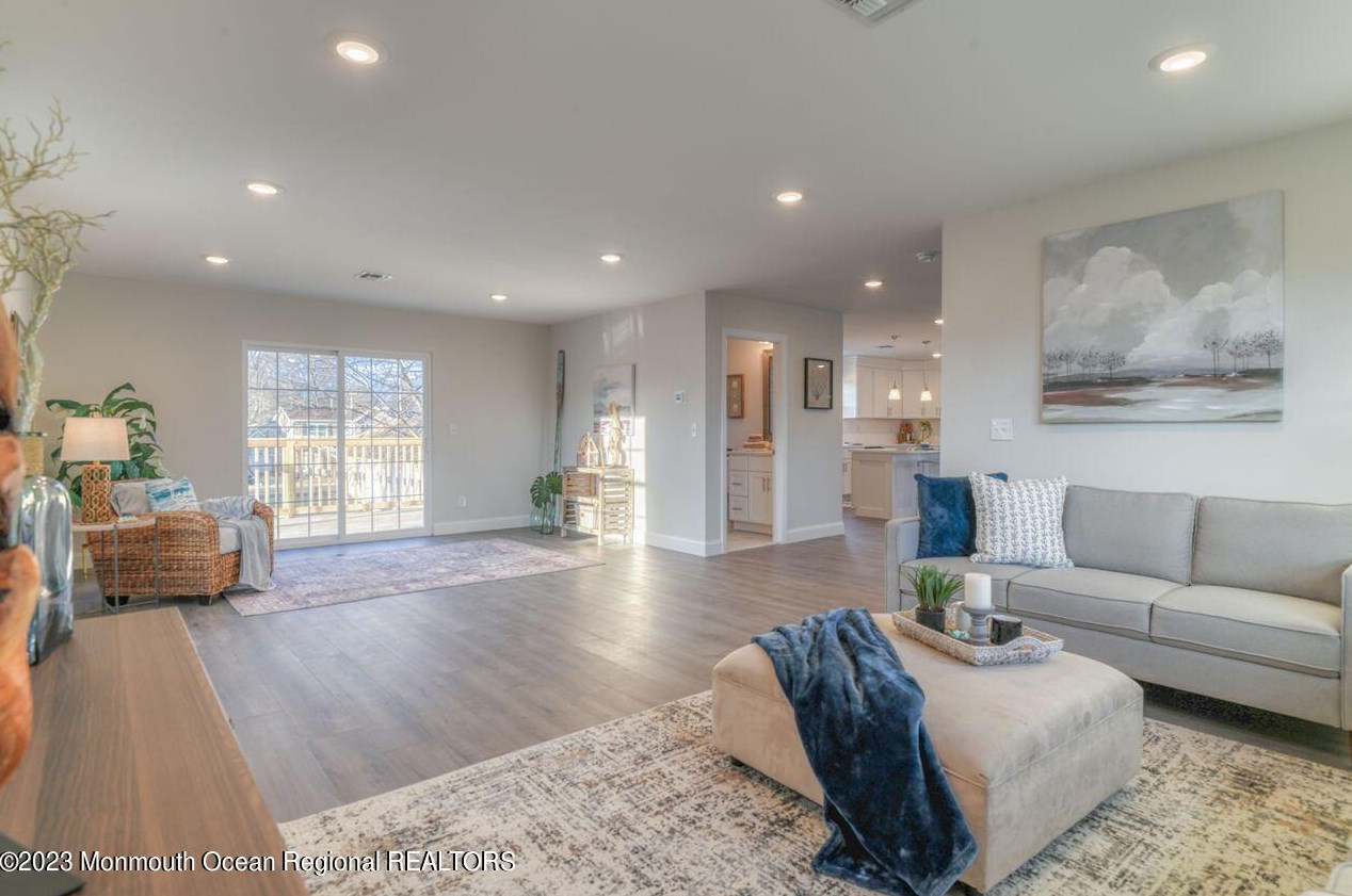 49 Garfield Ave, Ideal Beach NJ  07734-1357 exterior