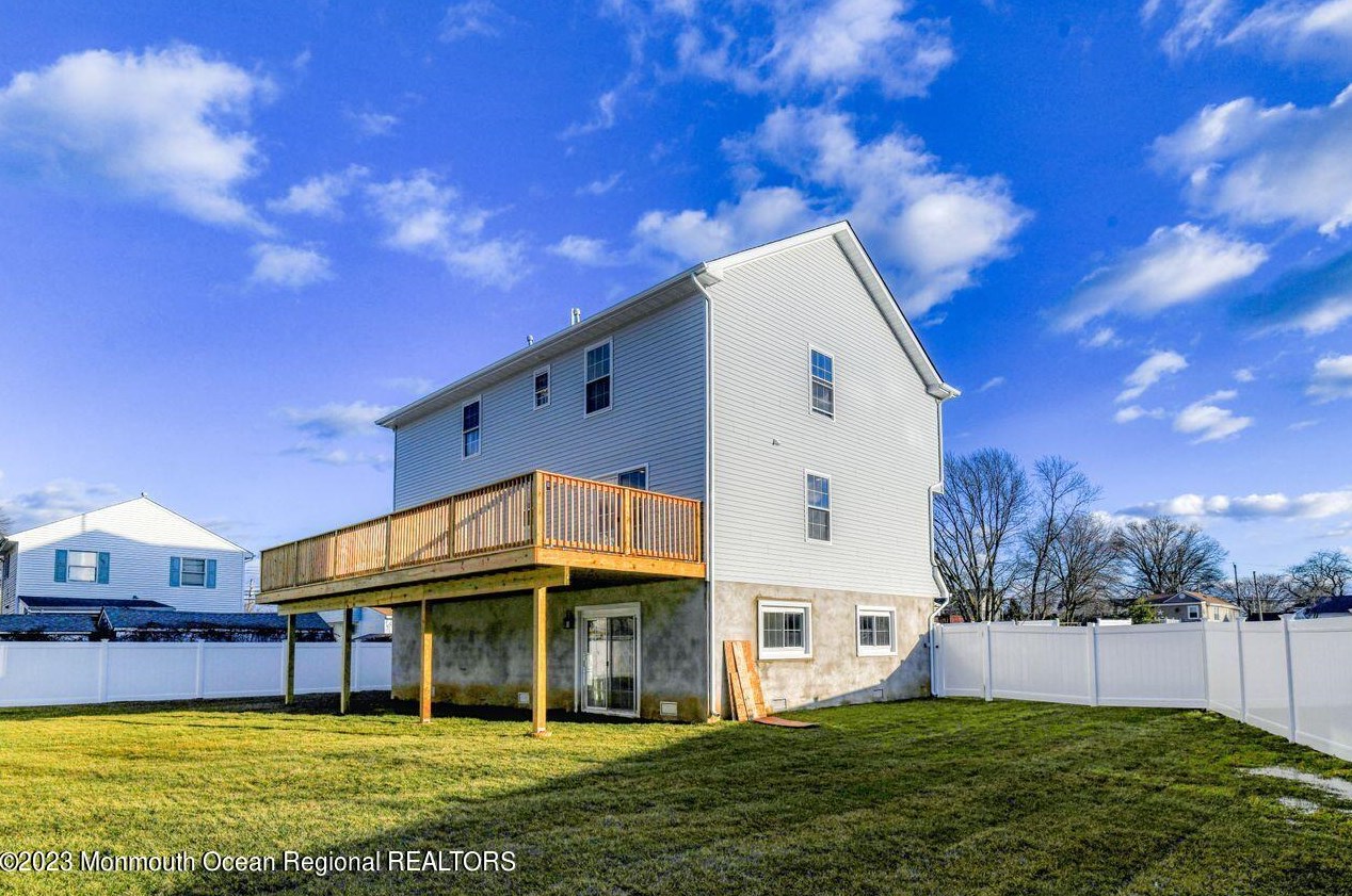 49 Garfield Ave, Ideal Beach NJ  07734-1357 exterior