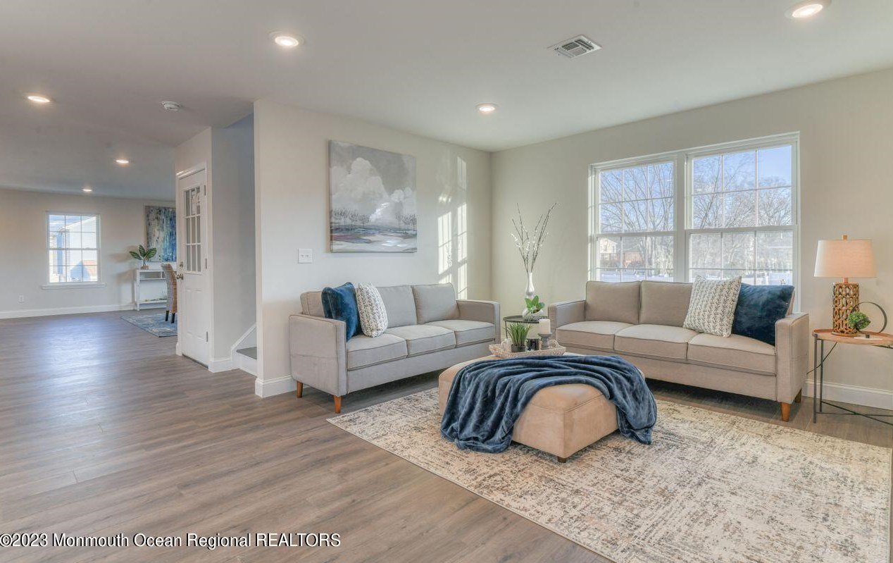 49 Garfield Ave, Ideal Beach NJ  07734-1357 exterior