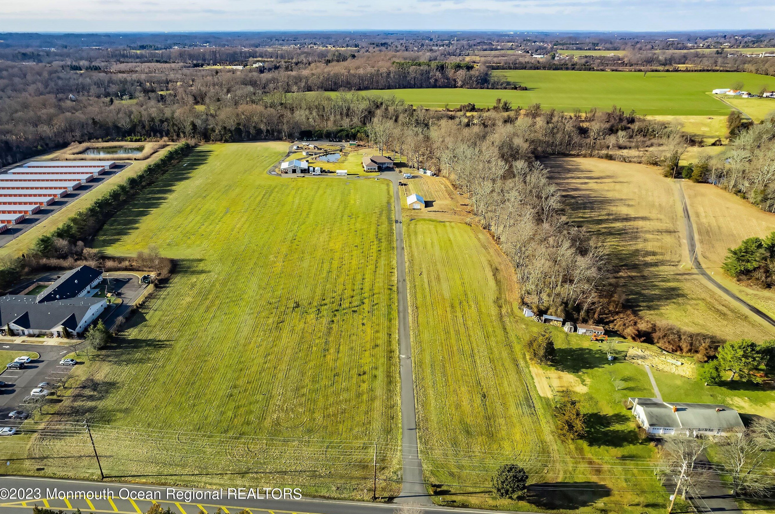818 Monmouth Rd, Upper Freehold Township, NJ 08514