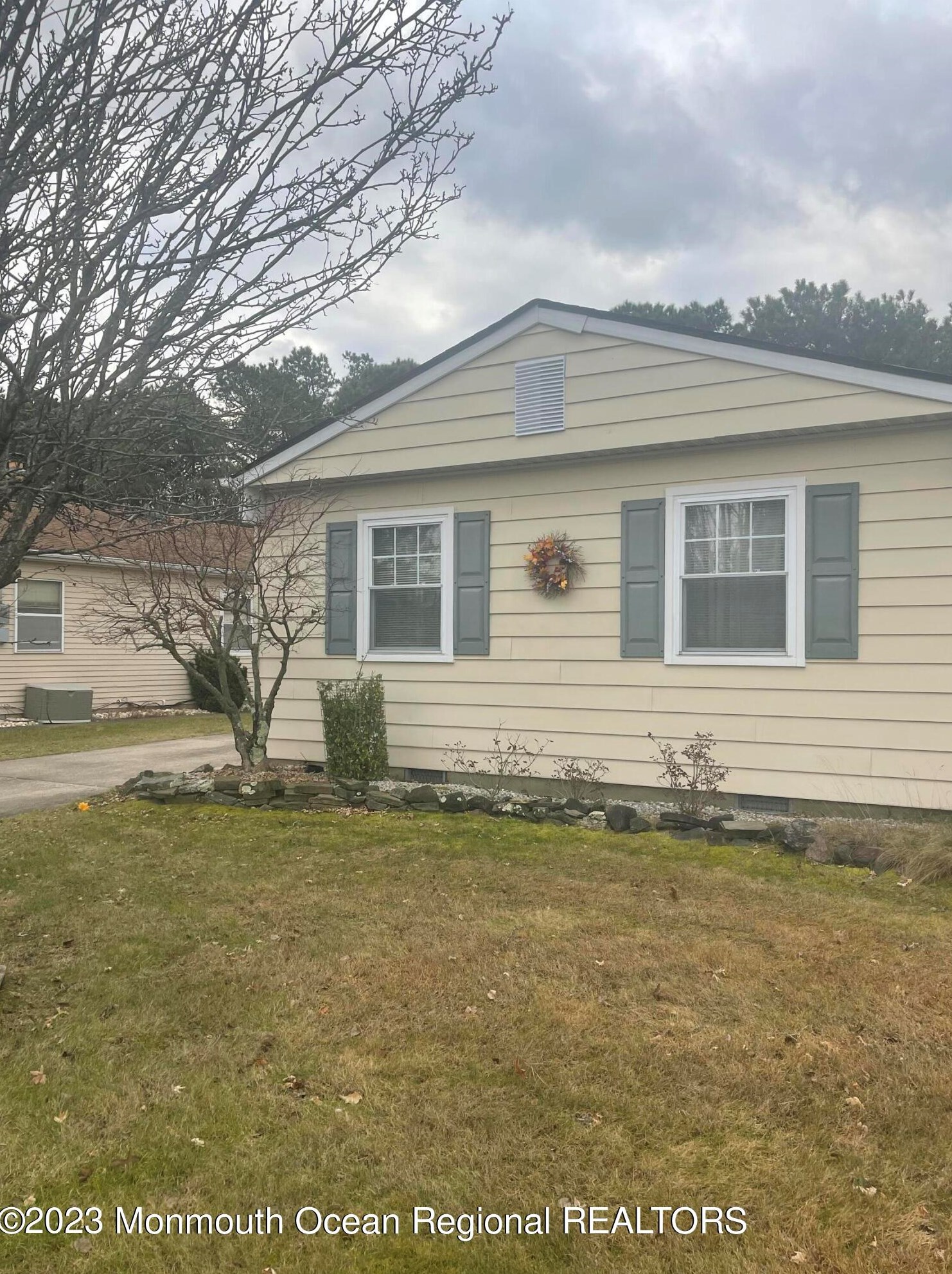 5 Oakham Ct, Toms River, NJ 08757-6519