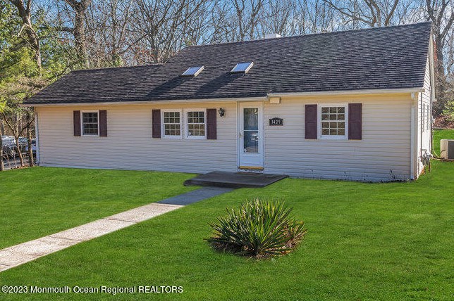 1429 Lakewood Rd, Wall Township, NJ 08736