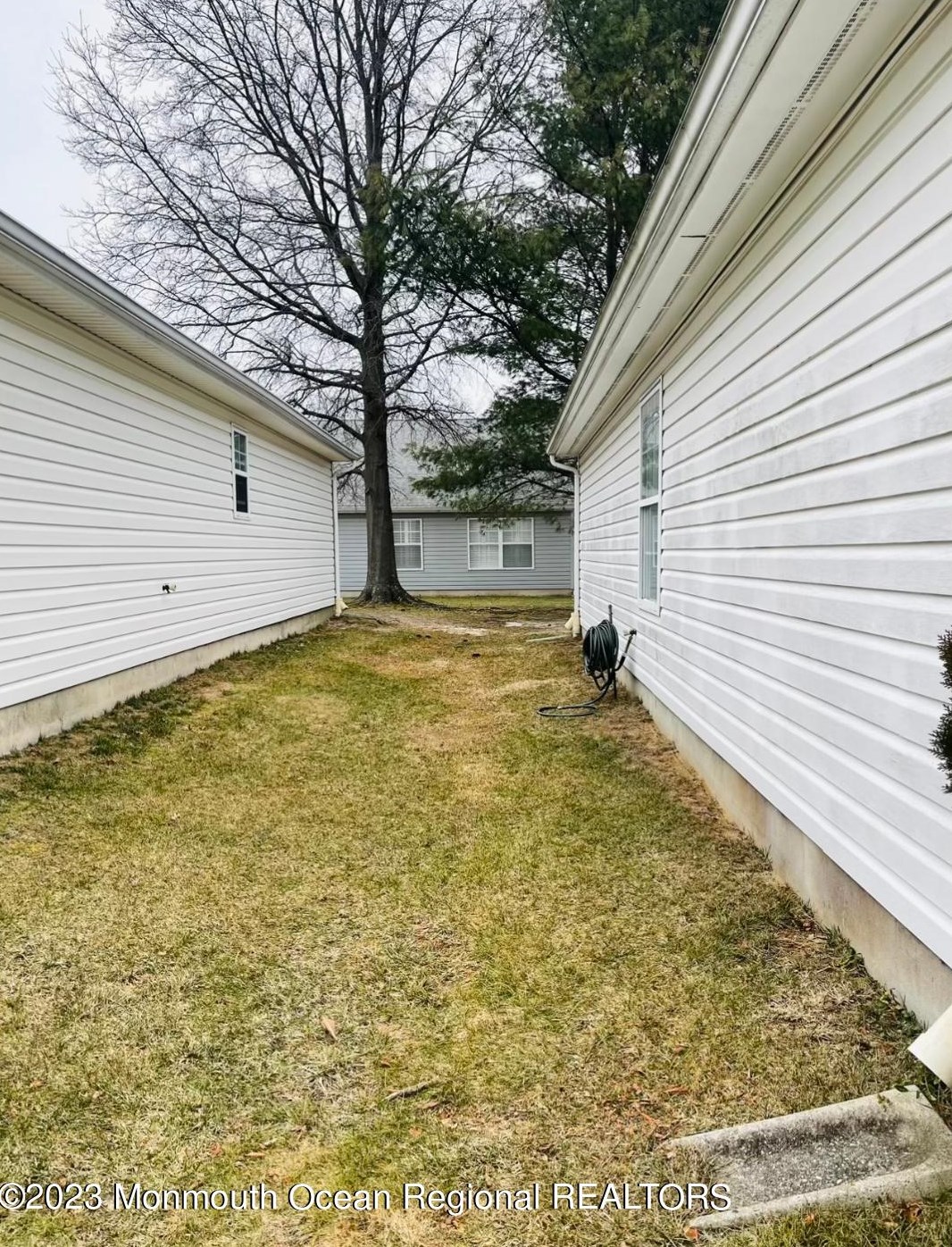 22 Mayapple Dr, Bricktown, NJ 08724