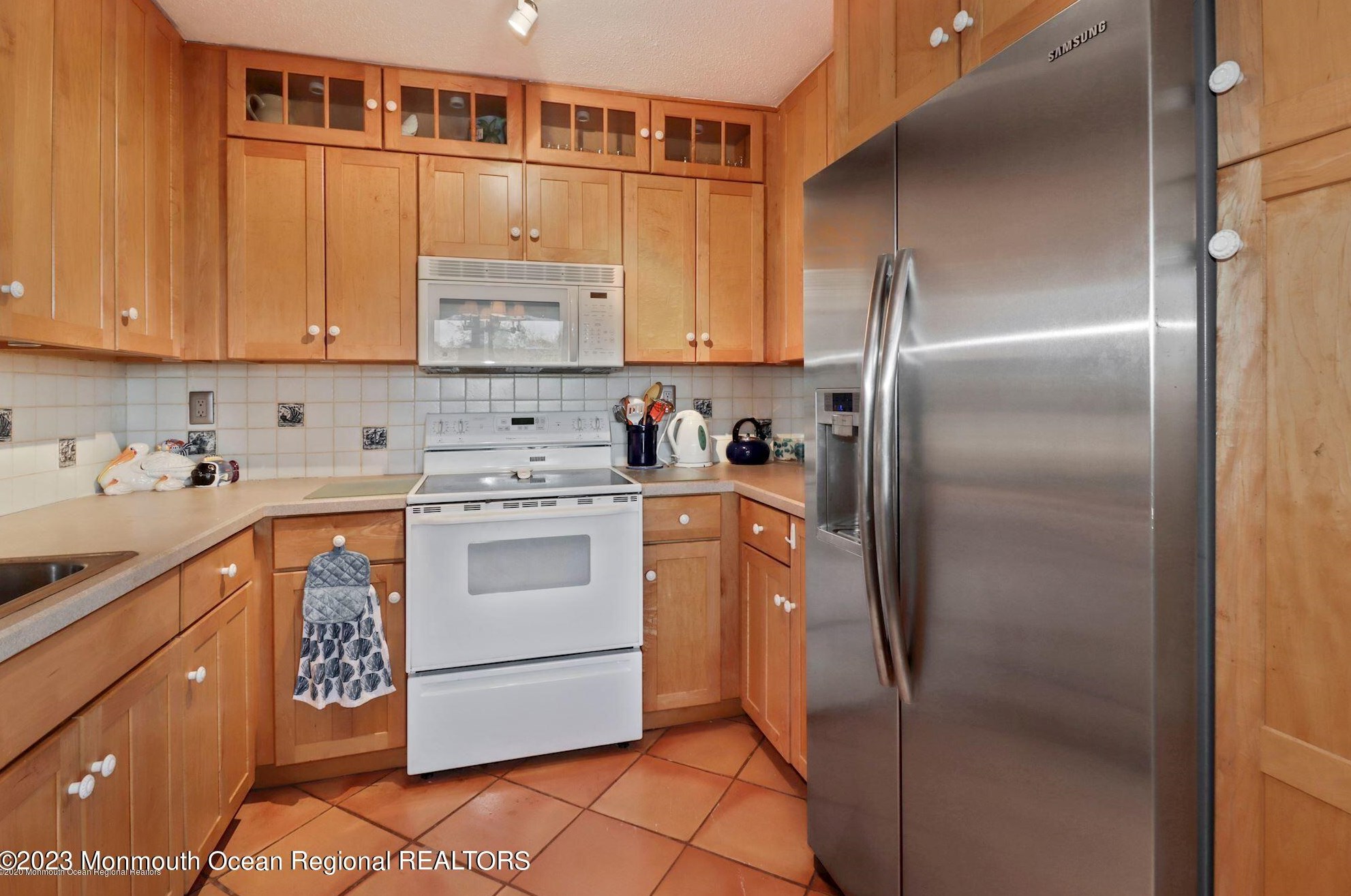 1 Scenic Dr #204, Monmouth Hills, NJ 07732