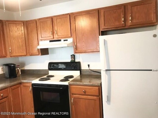 38 Keene St, Lakehurst, NJ 08759