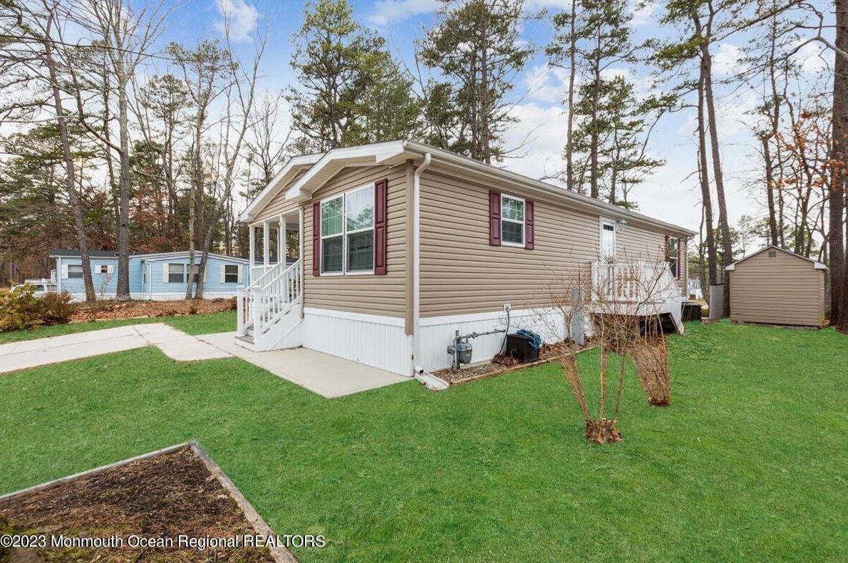 17 Periwinkle Pl, Jackson Twp, NJ 08527