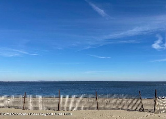 707 Florence Ave, Keyport NJ 07735-2534 exterior