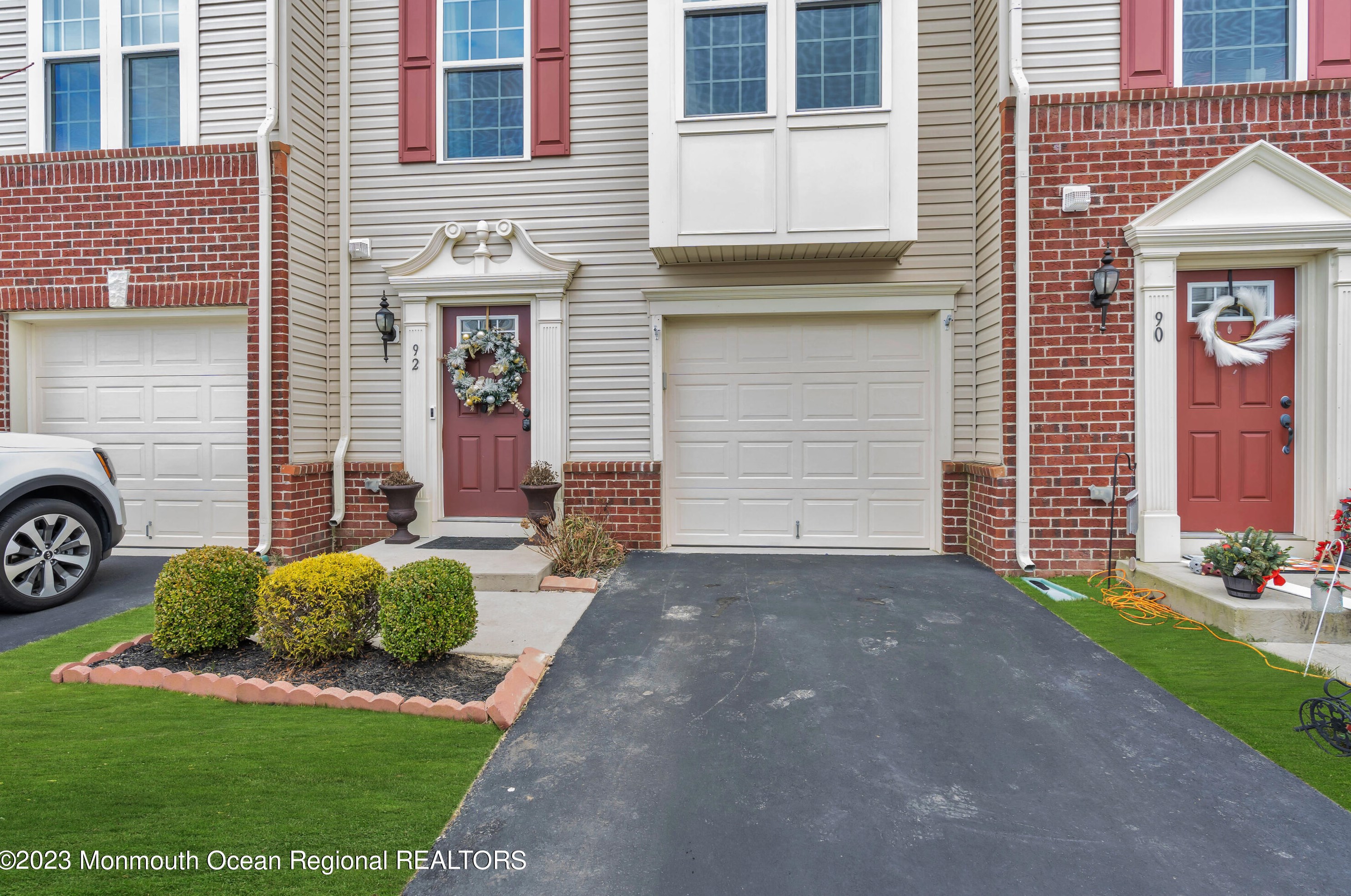 92 Kyle Dr, Tinton Falls, NJ 07712