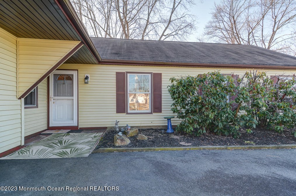 10 Kilrush Ct, Toms River, NJ 08753-3150
