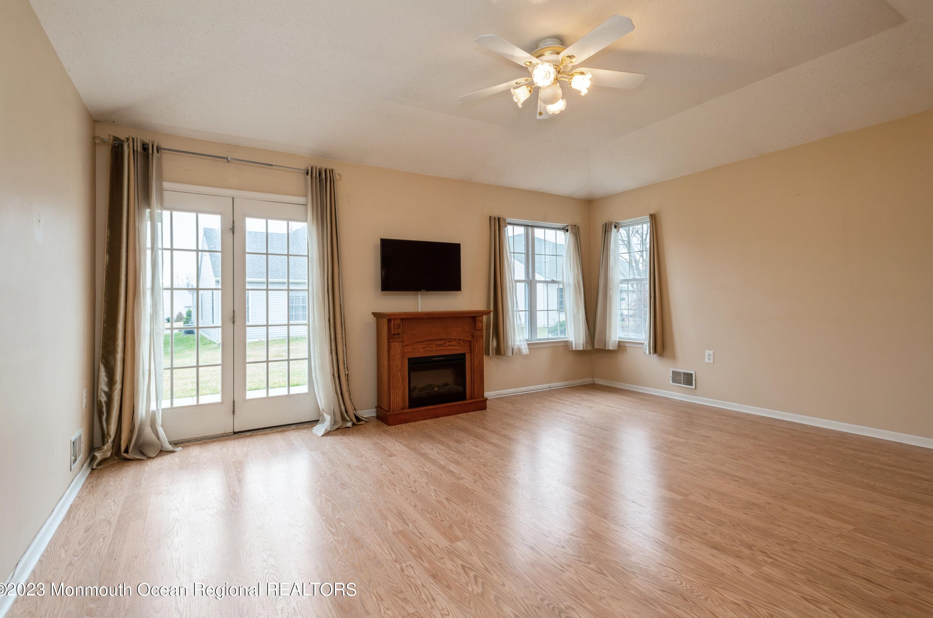 52 Dowing Ln, Jackson Twp, NJ 08527