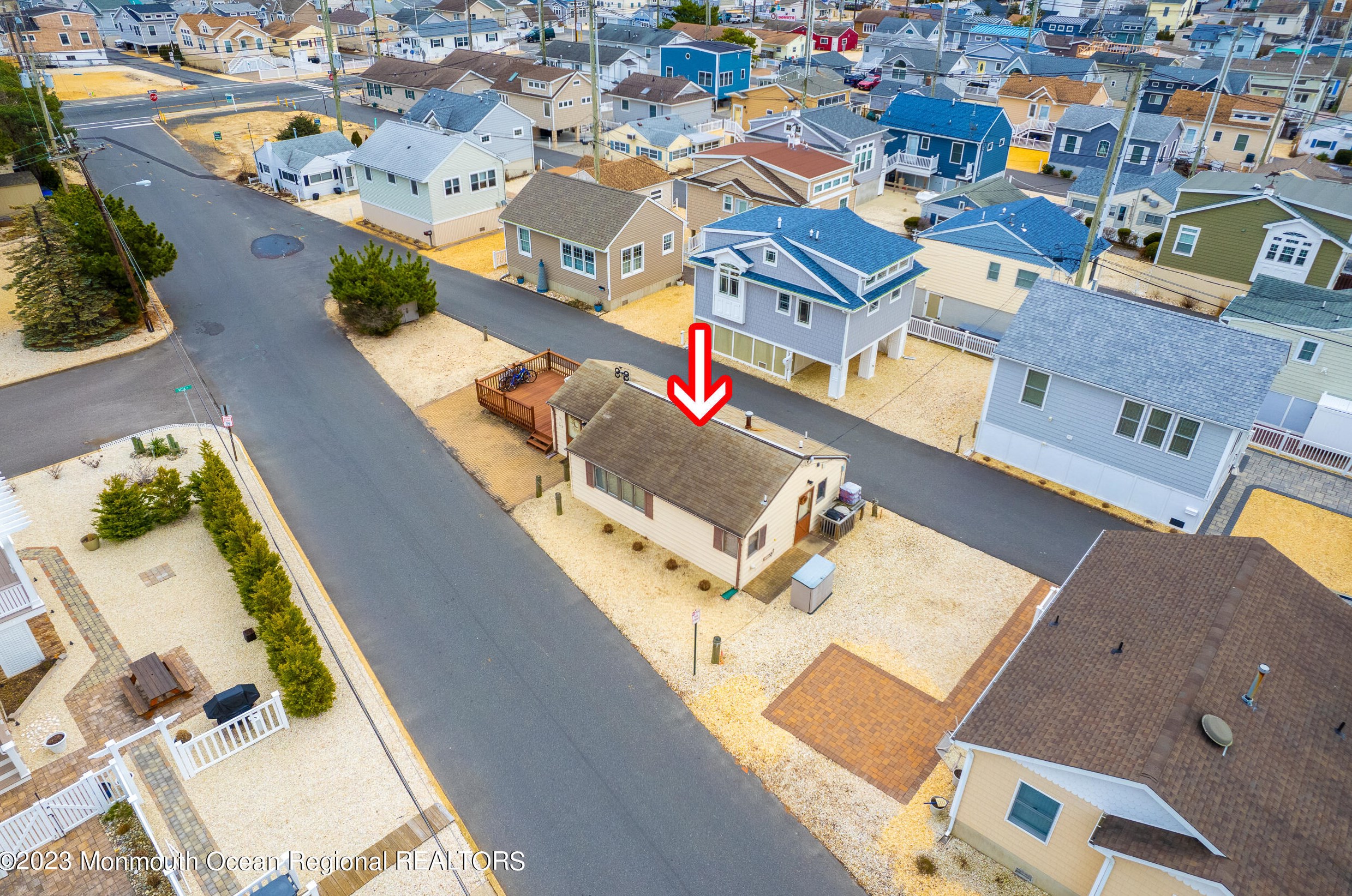 121 Harbor Dr, Lavallette, NJ 08735