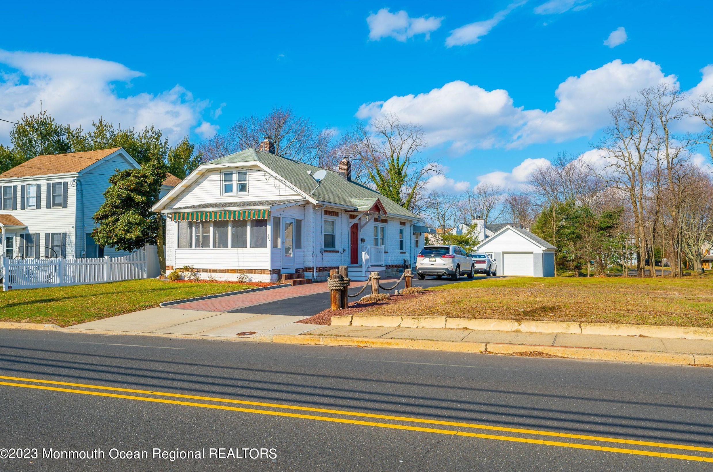 367 Park Ave W, Oakhurst, NJ 07755