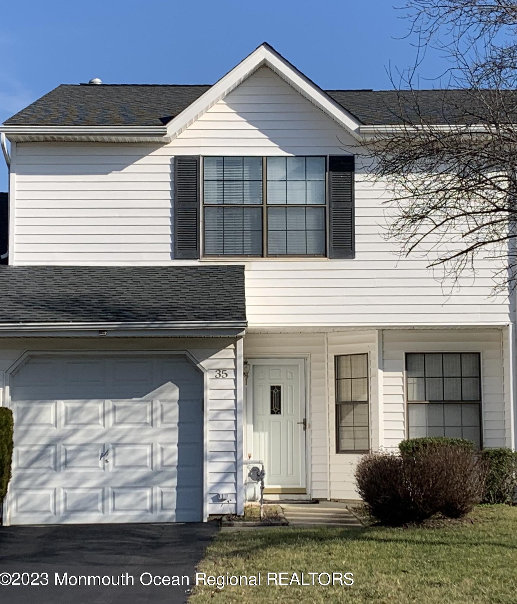 35 Mainsail Square, East Freehold, NJ 07728