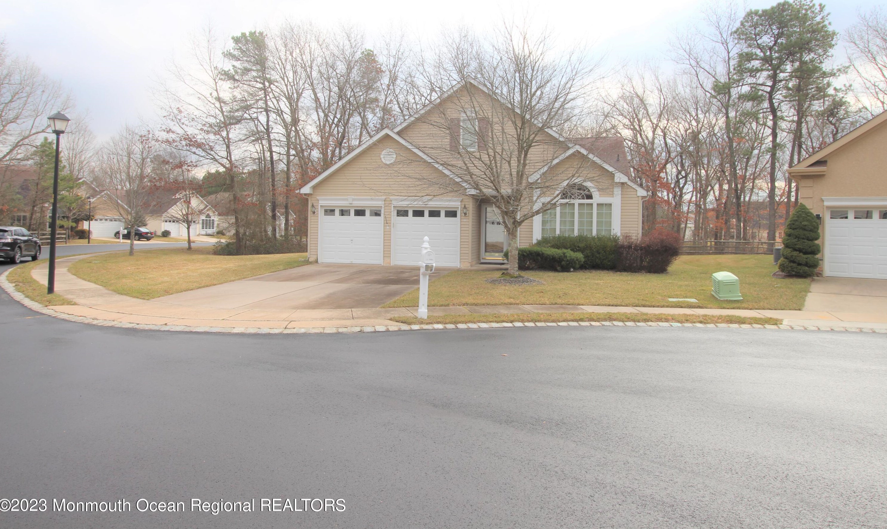 4 Sunningdale Ct, Jackson Twp, NJ 08527