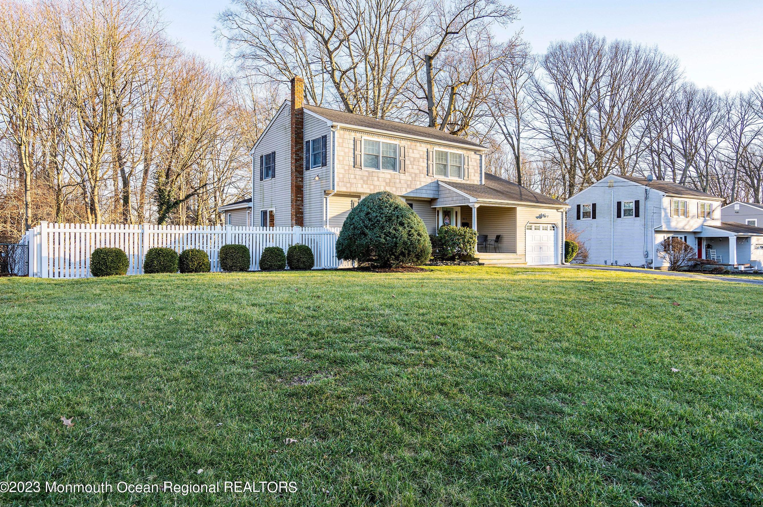 823 Lincoln St, Tinton Falls, NJ 07701