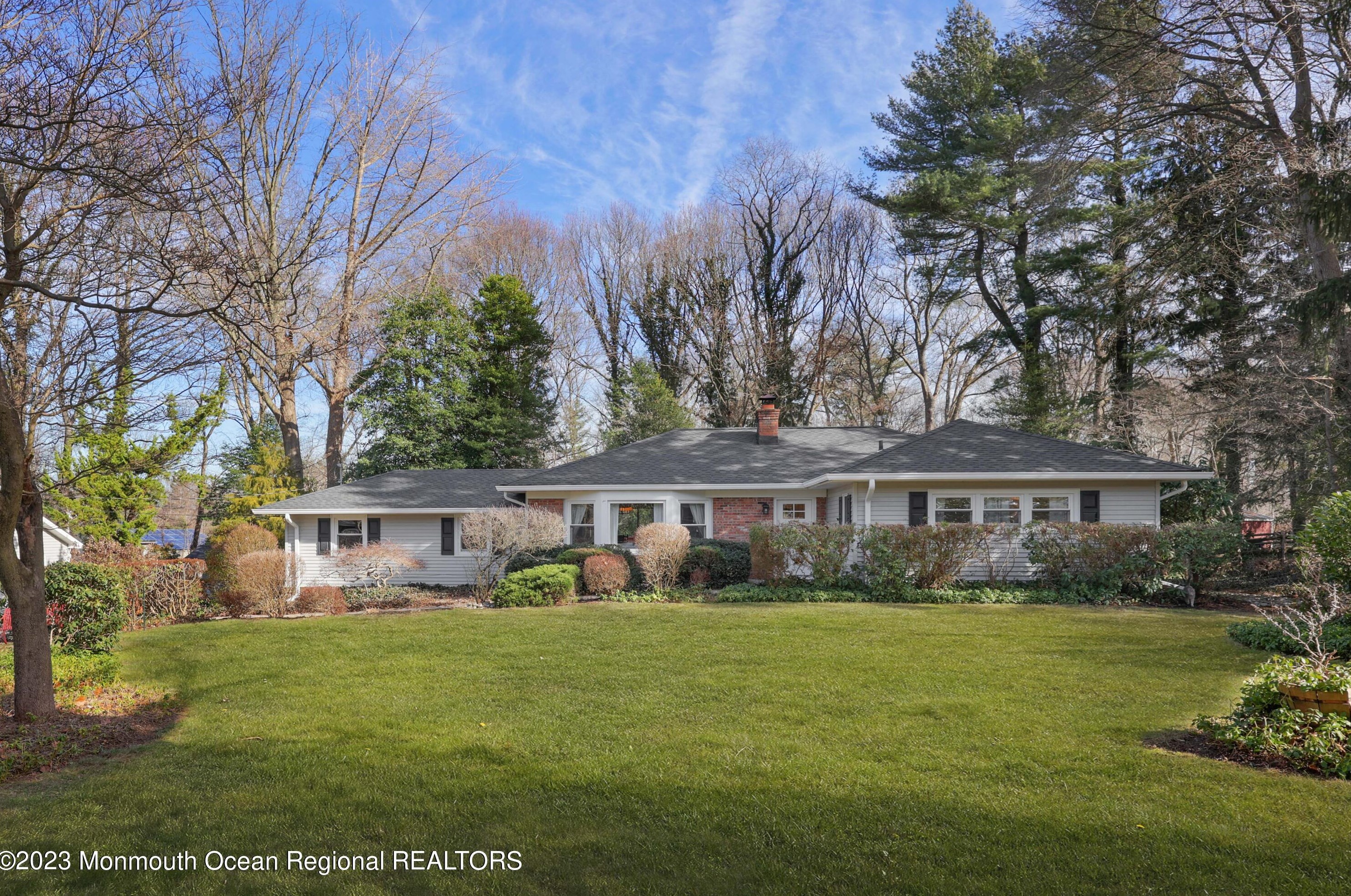 18 Holly Ct, Middletown, NJ 07748