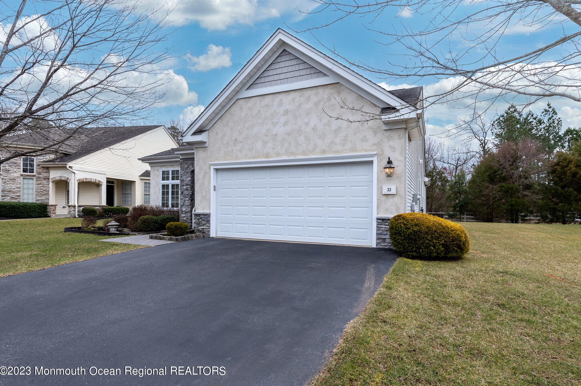 33 Newport St, Barnegat Township, NJ 08005-3349