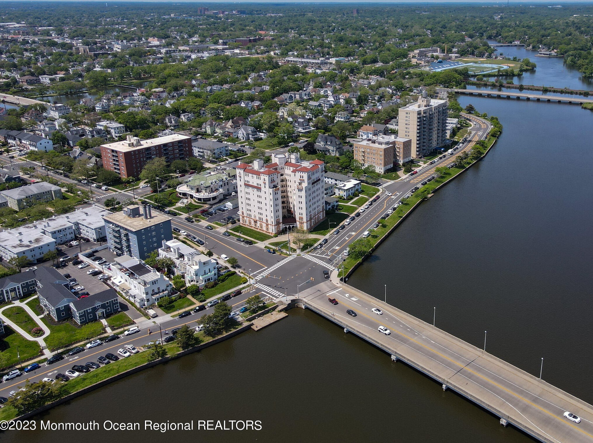 500 Deal Lake Dr #1b, Tinton Falls, NJ 07712