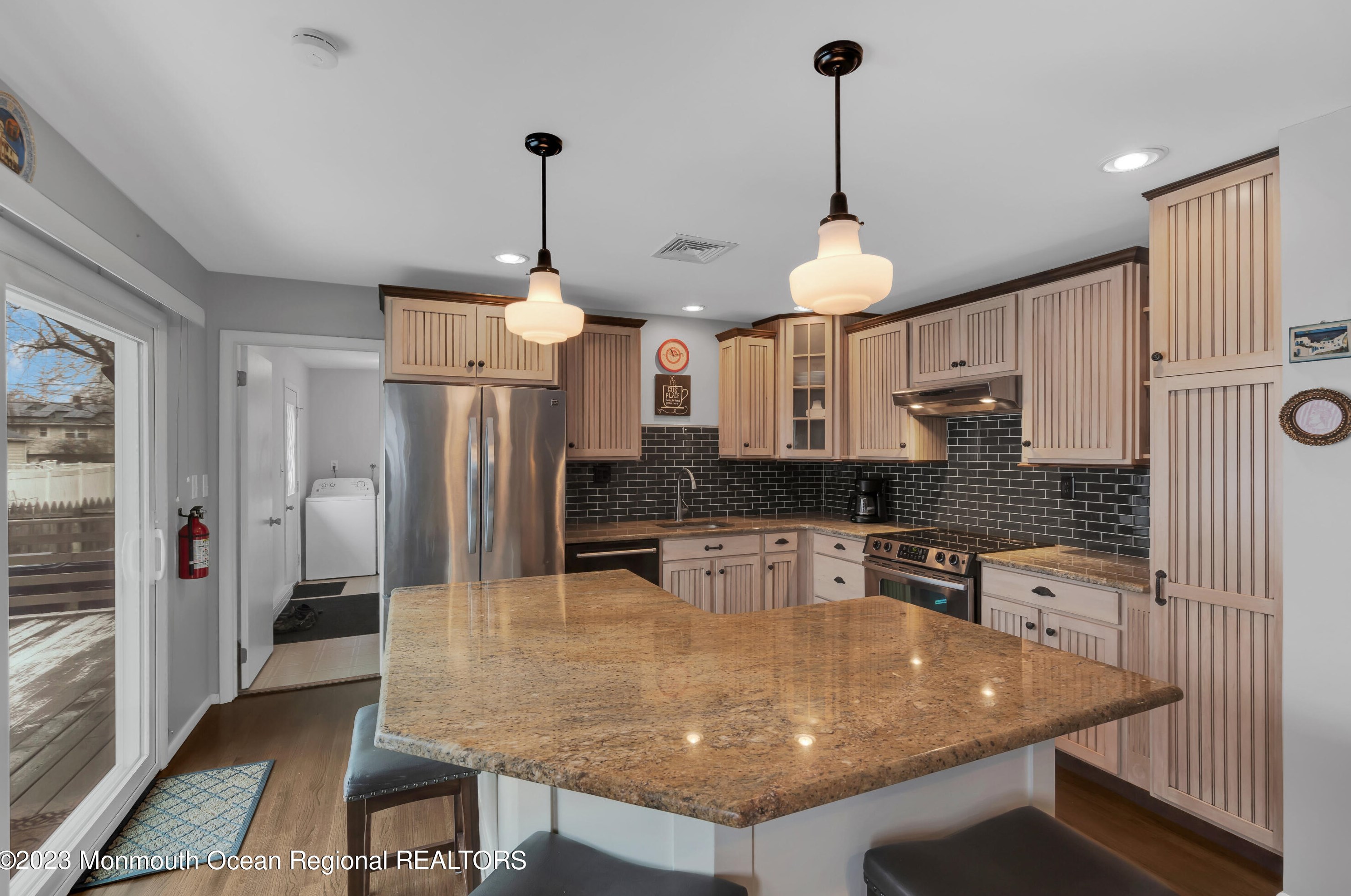 924 Berkeley Ave, Beachwood NJ  08722-4501 exterior