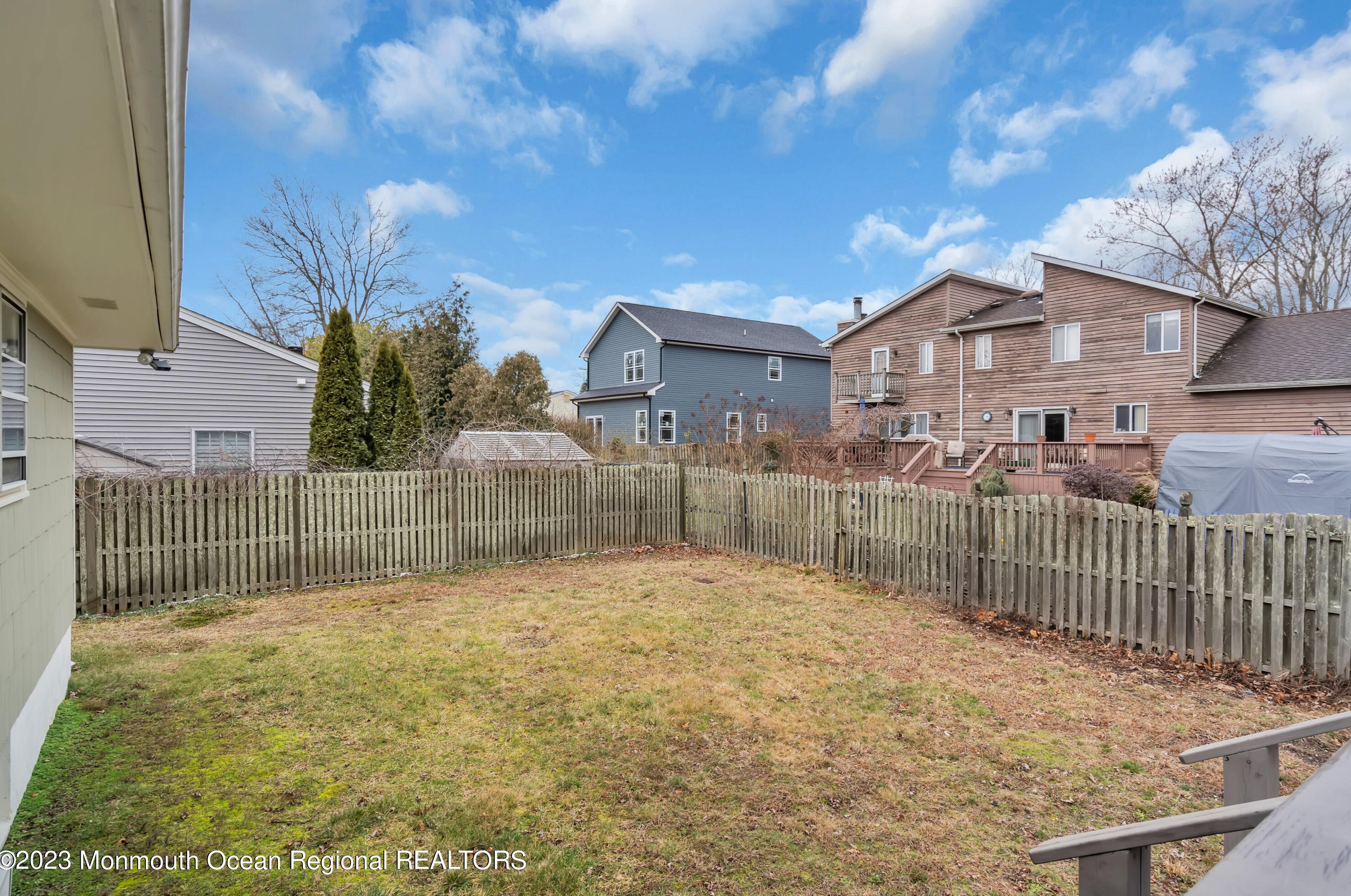 924 Berkeley Ave, Beachwood NJ  08722-4501 exterior