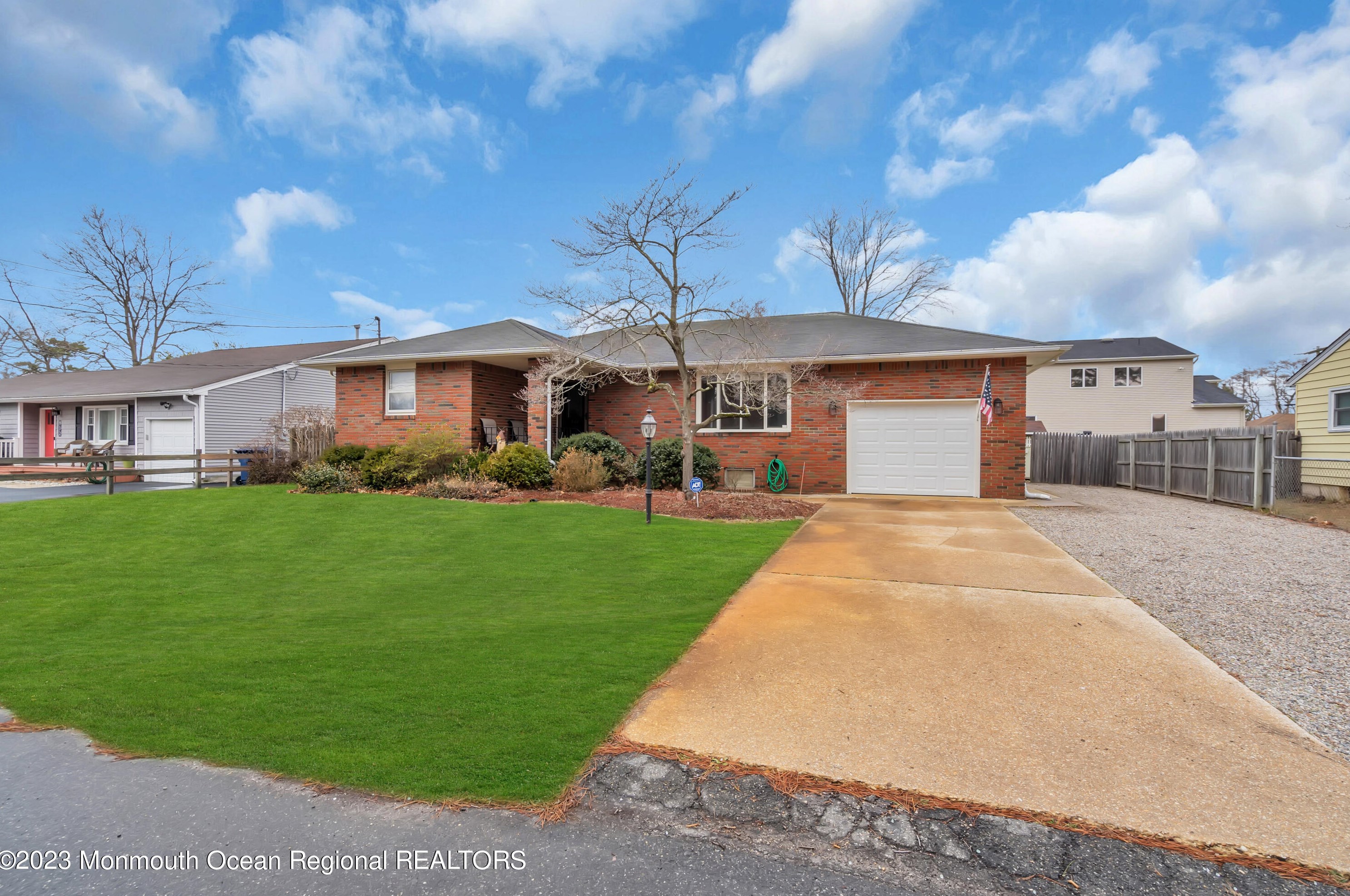 924 Berkeley Ave, Beachwood NJ  08722-4501 exterior