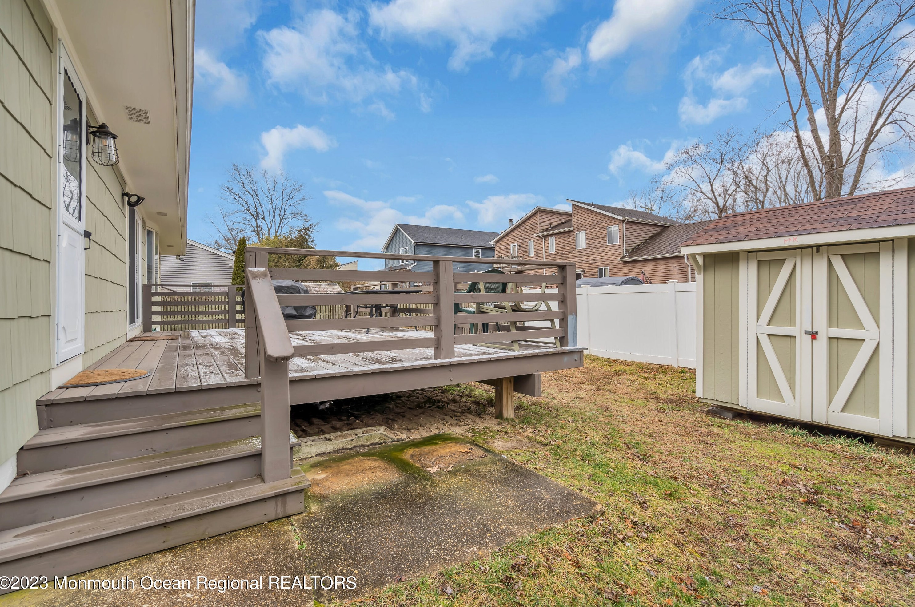 924 Berkeley Ave, Beachwood NJ  08722-4501 exterior