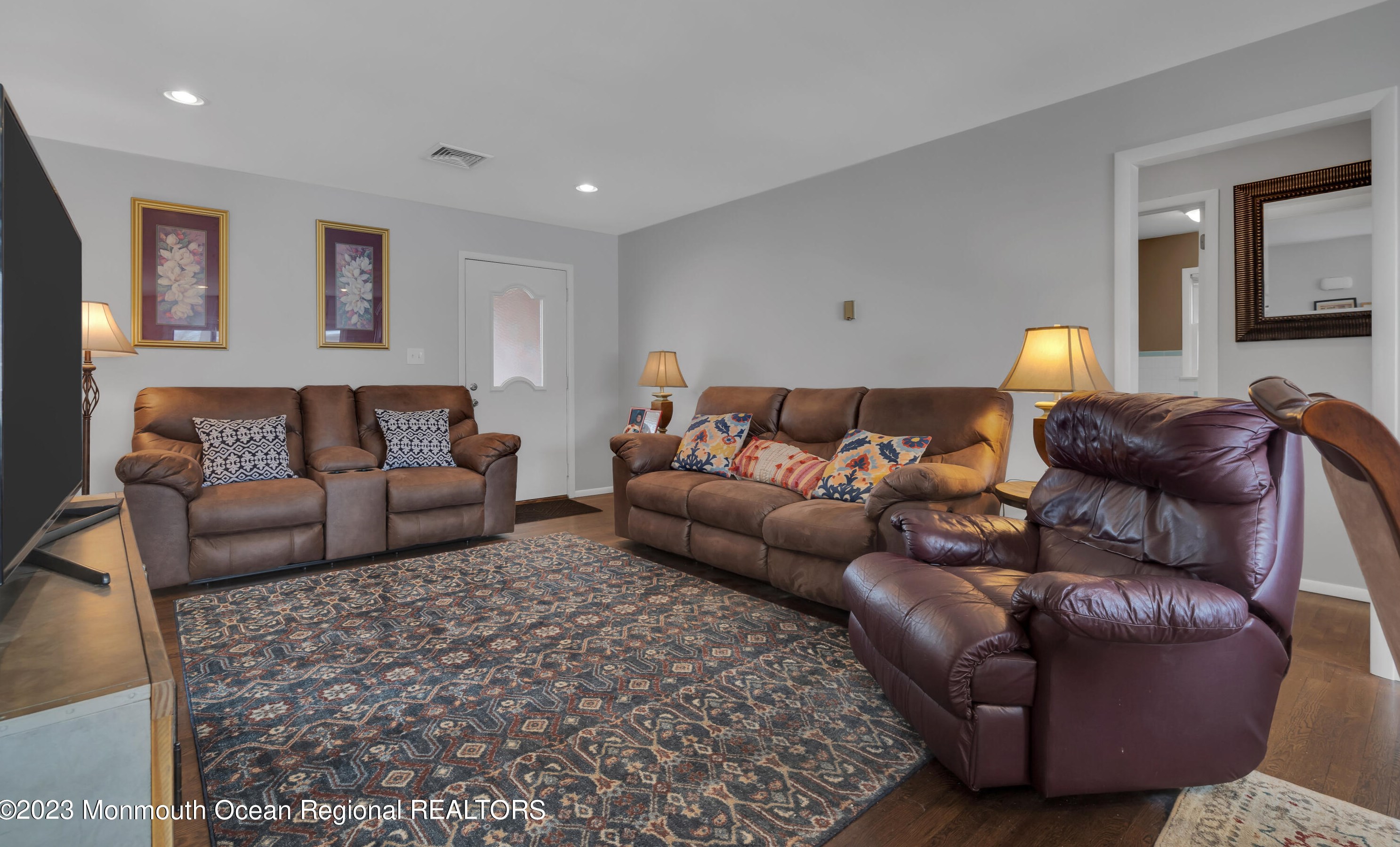 924 Berkeley Ave, Beachwood NJ  08722-4501 exterior