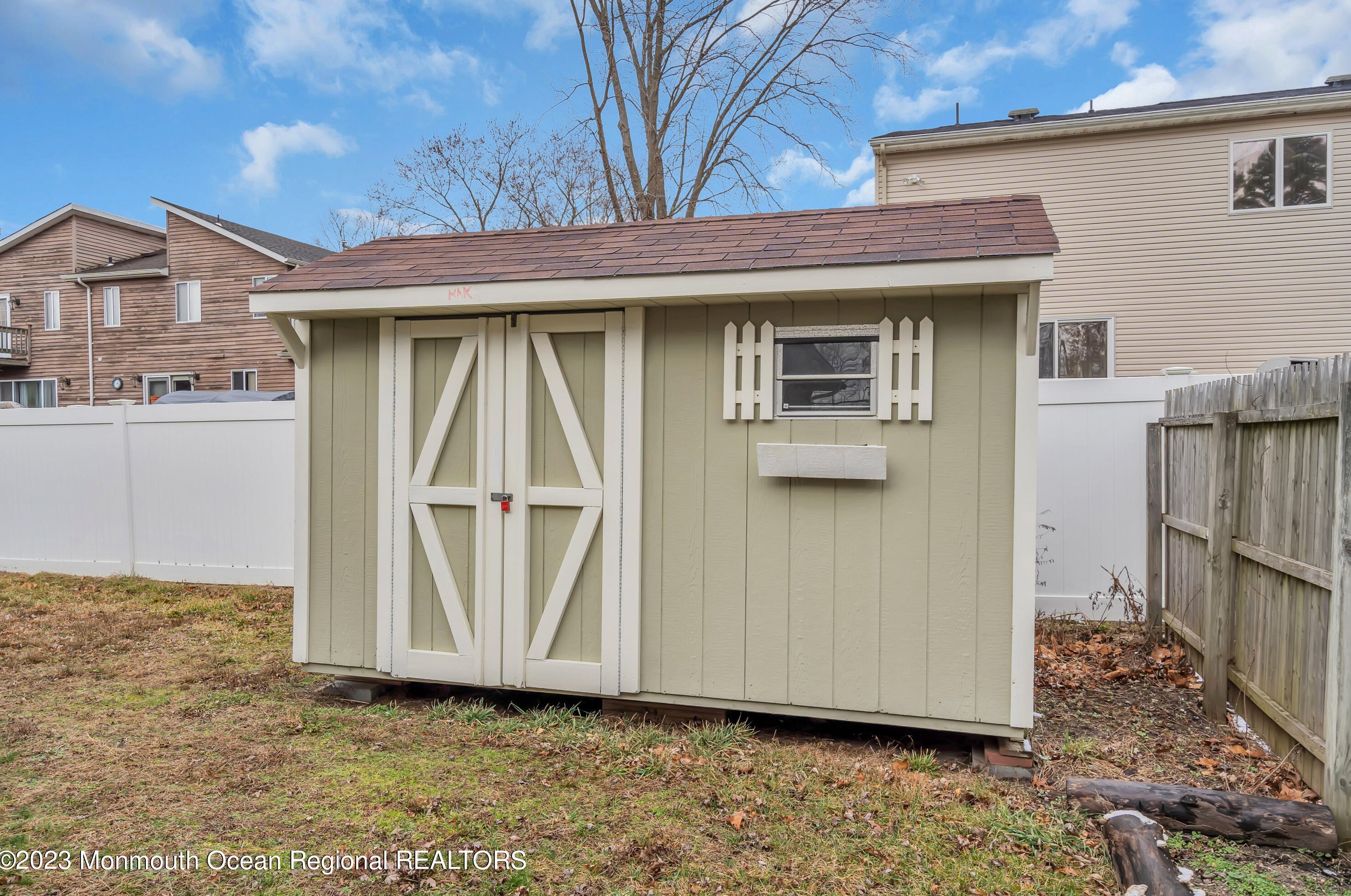 924 Berkeley Ave, Beachwood NJ  08722-4501 exterior