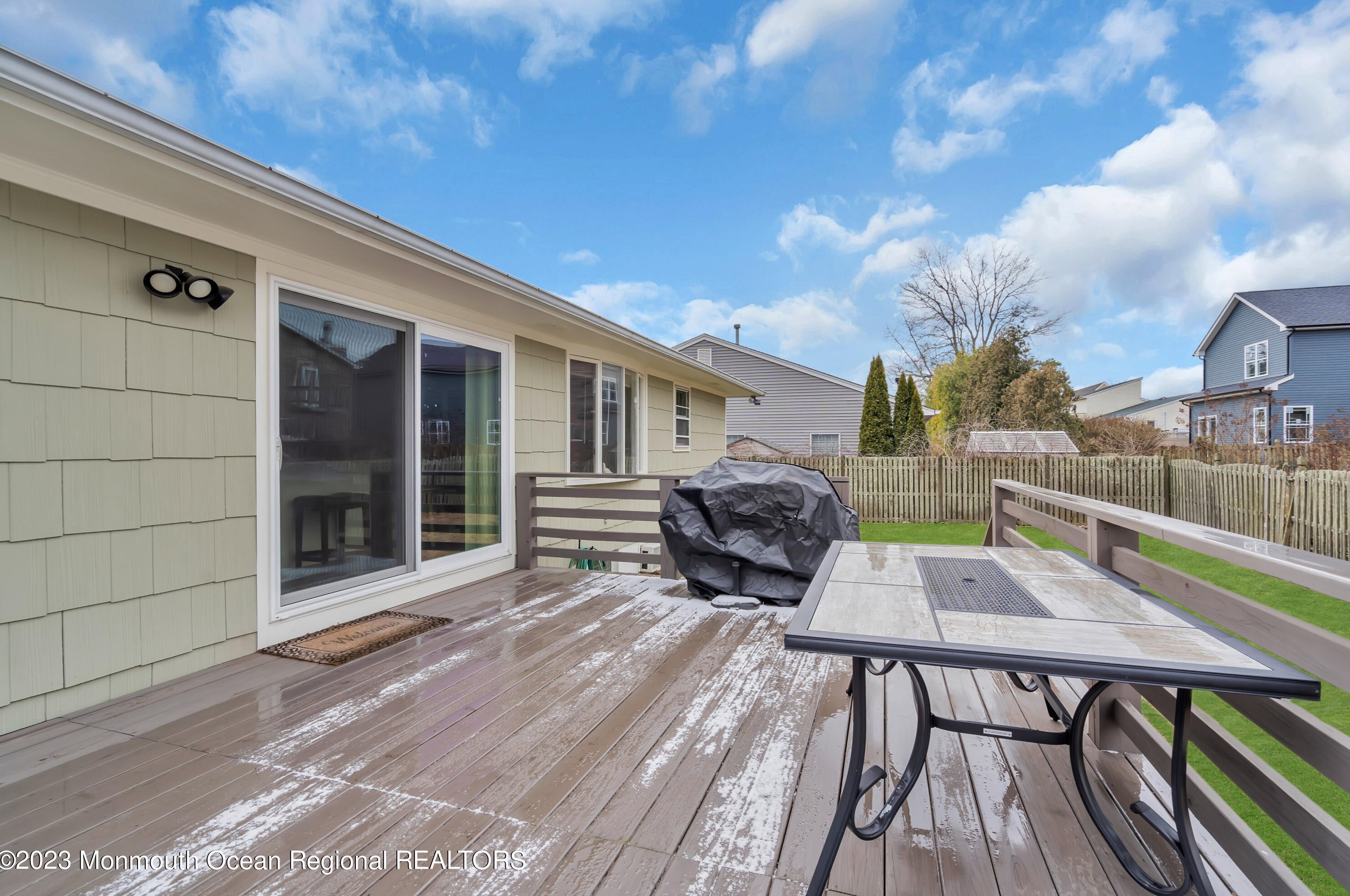 924 Berkeley Ave, Beachwood NJ  08722-4501 exterior