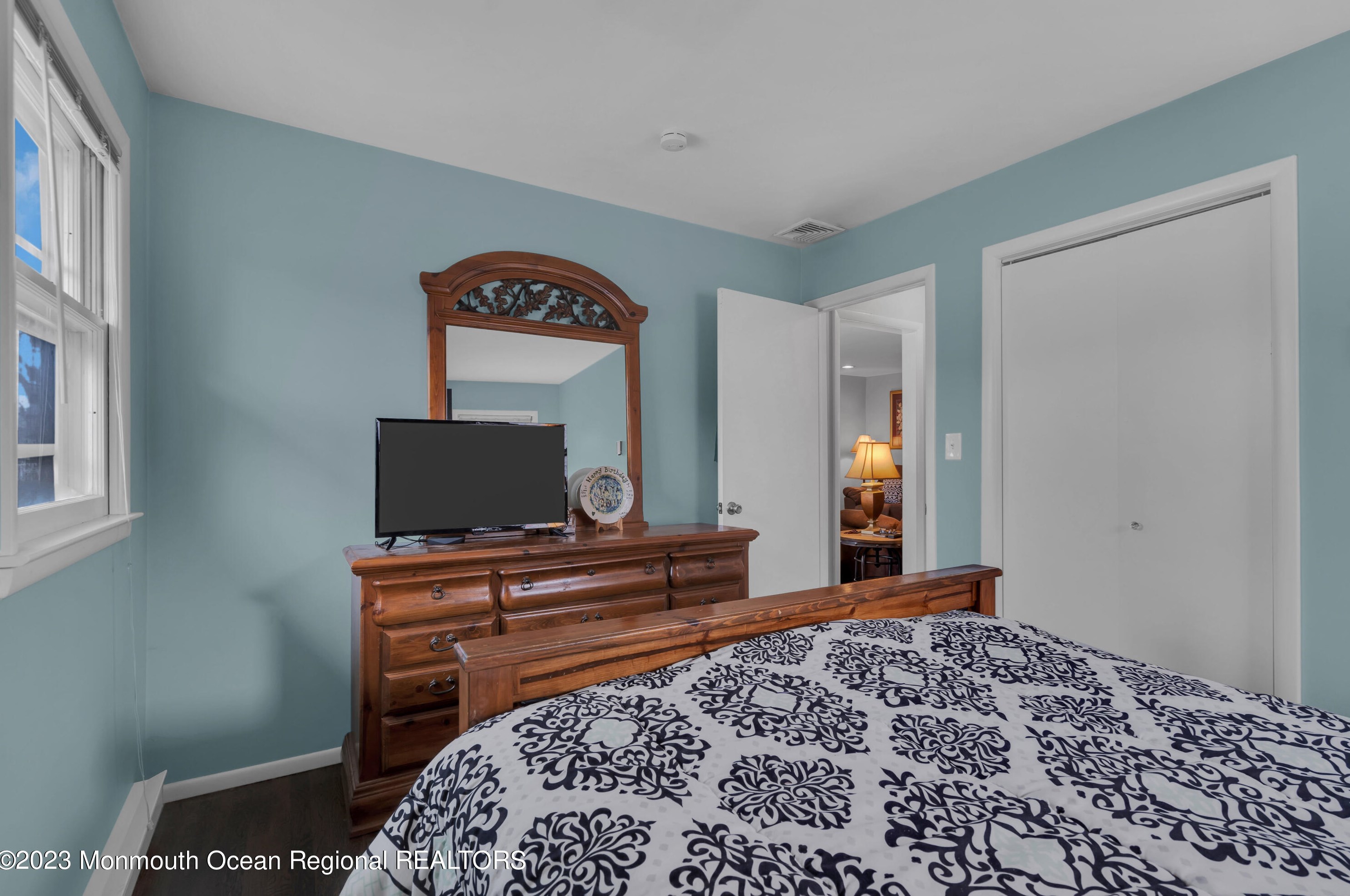 924 Berkeley Ave, Beachwood NJ  08722-4501 exterior