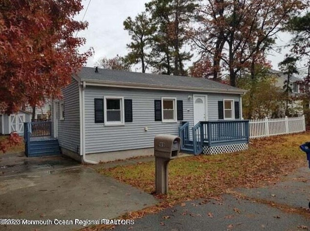 909 3rd Ave, Toms River, NJ 08757-3208