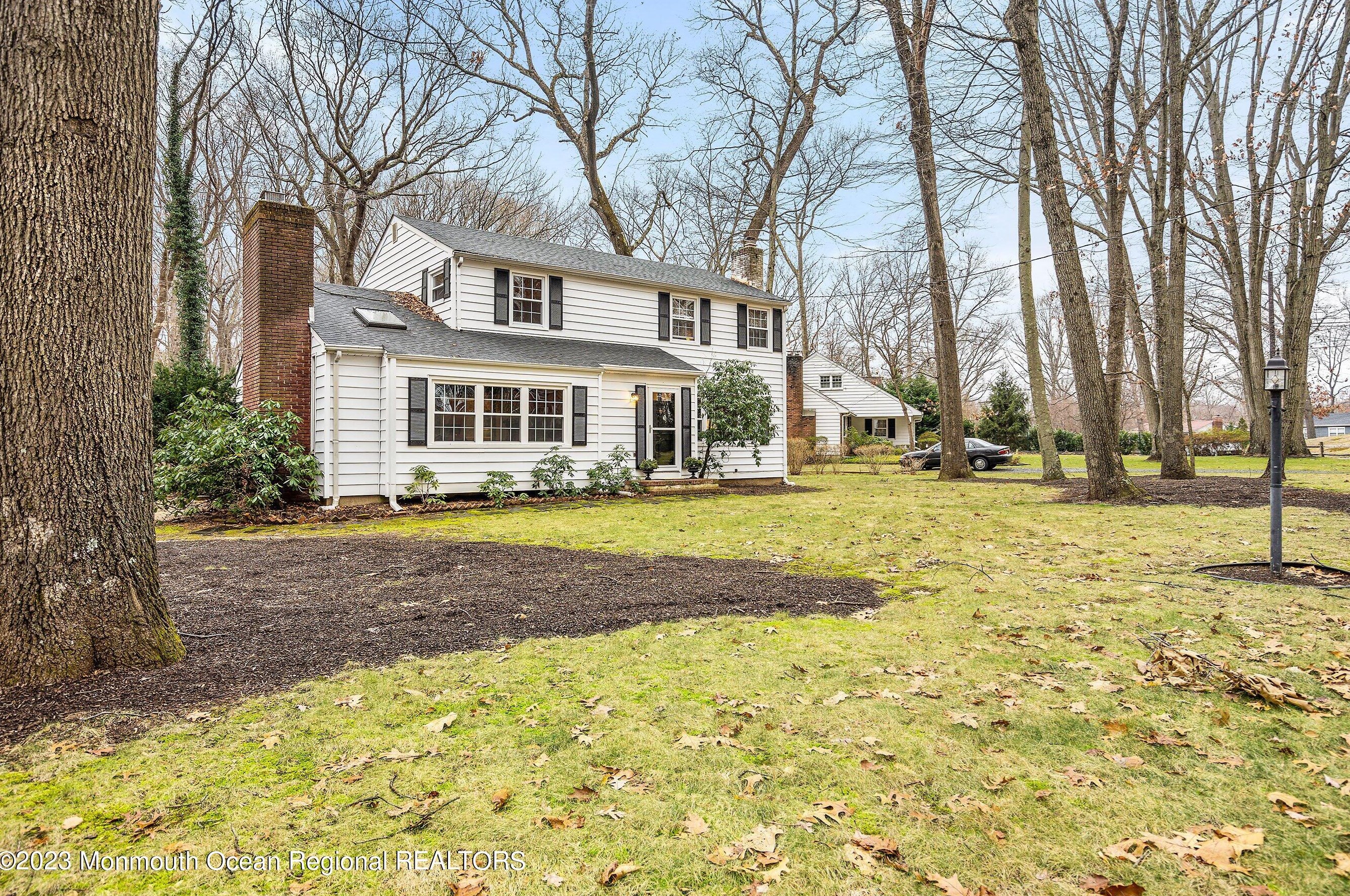 210 Woodland Dr, Lincroft, NJ 07738