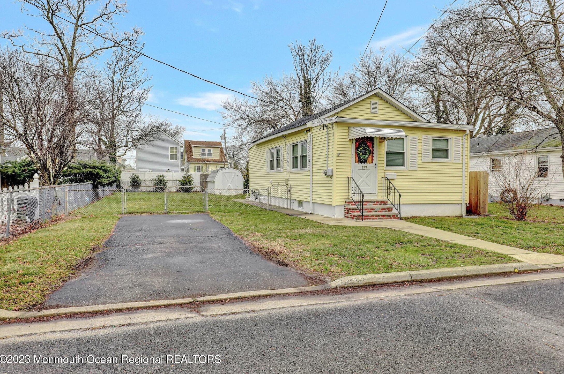 127 Cedar Ave, Middletown, NJ 07748