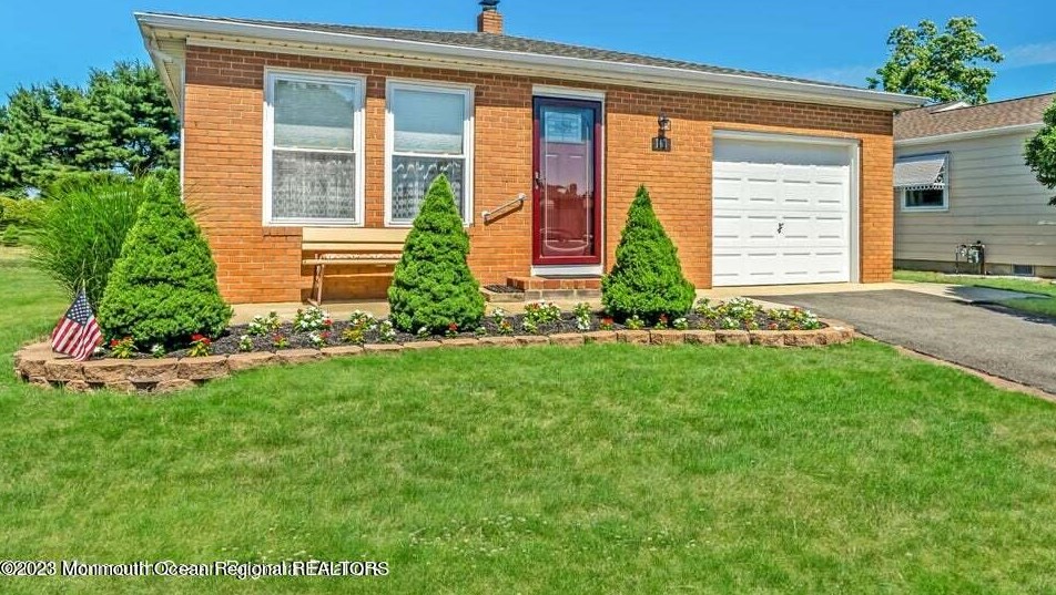 117 Bananier Dr, Toms River, NJ 08757