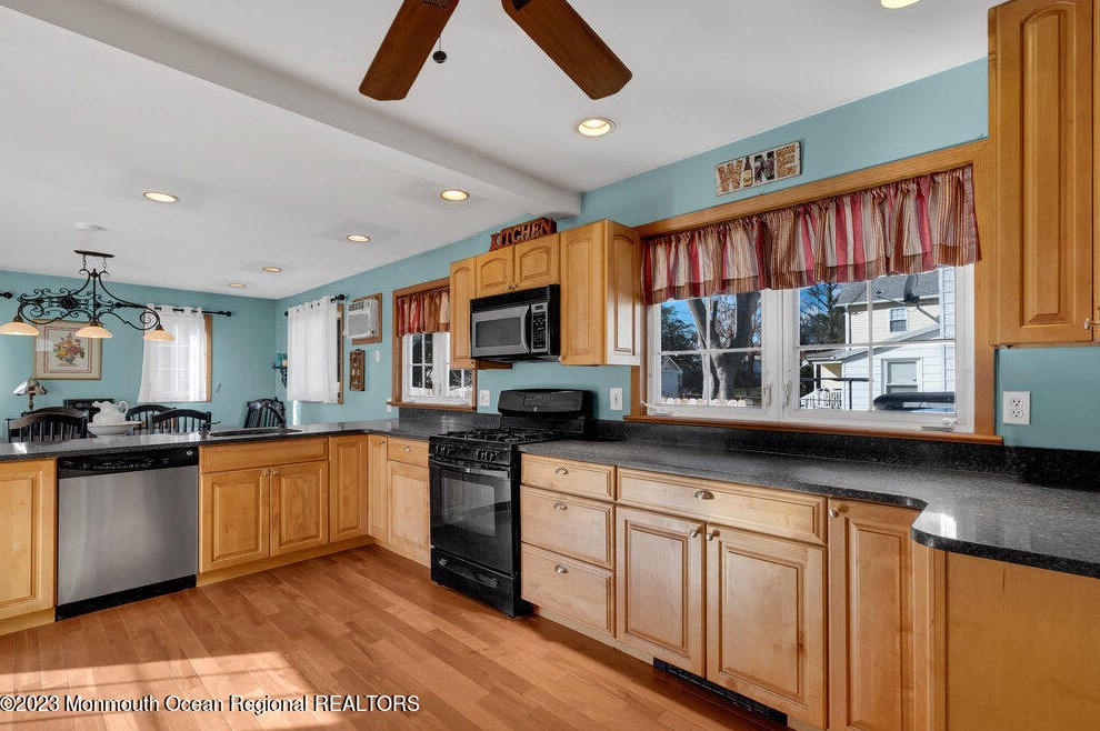 44 Hull Ave, East Freehold, NJ 07728