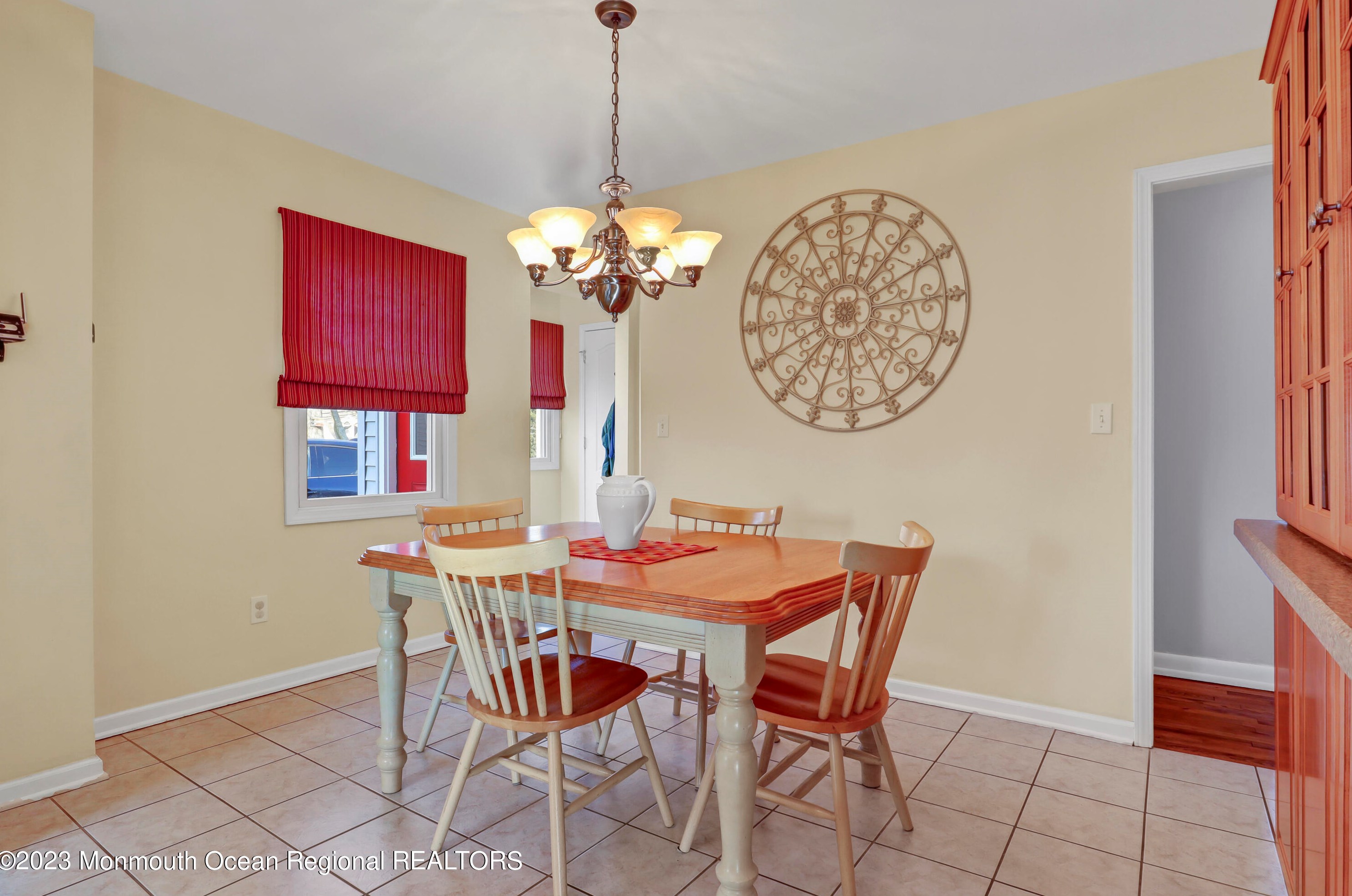 230 Highwood Rd, Oakhurst NJ  07755-1418 exterior