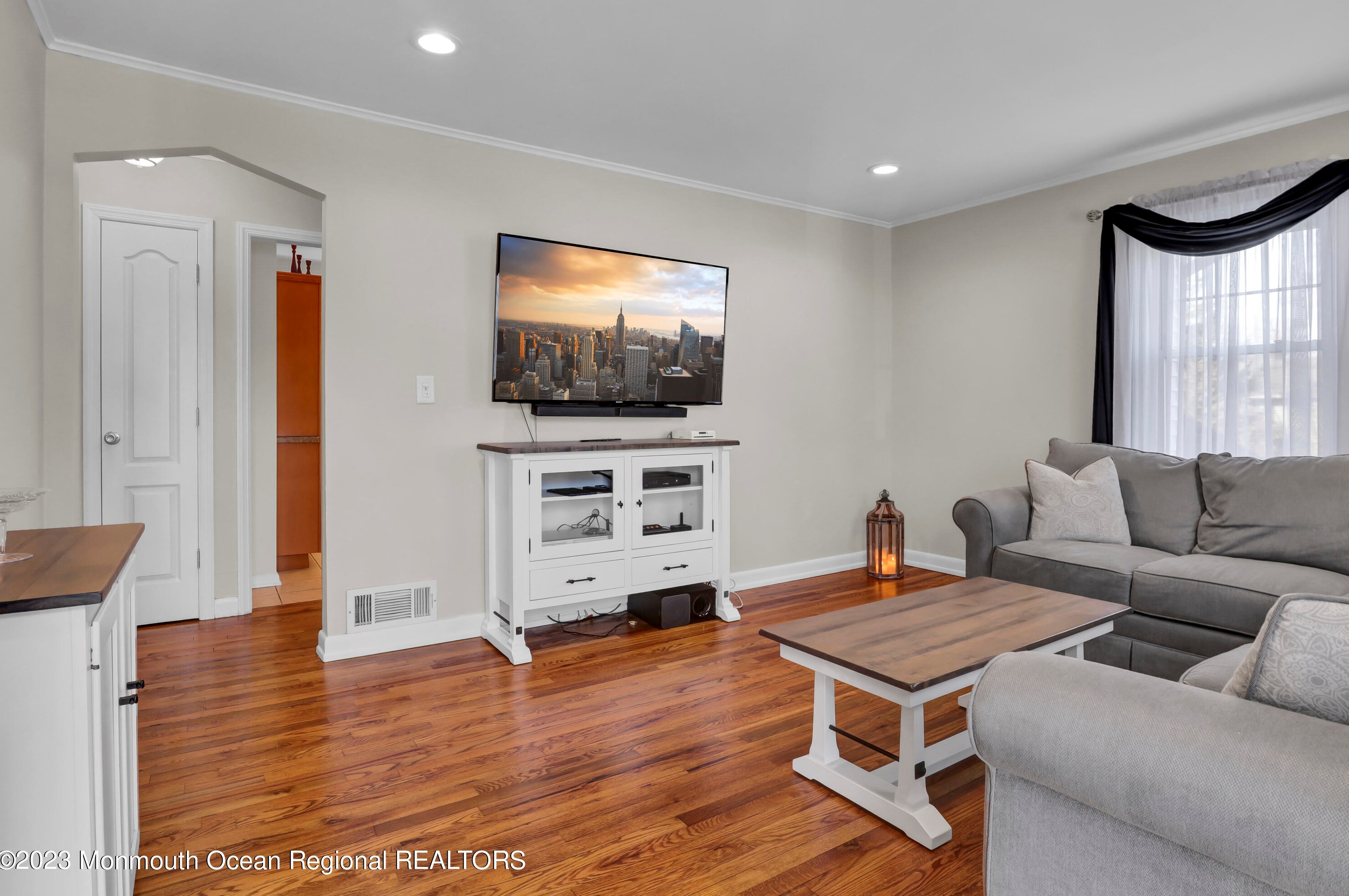 230 Highwood Rd, Oakhurst, NJ 07755