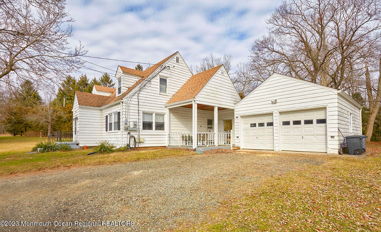 165 Pond Rd, East Freehold, NJ 07728