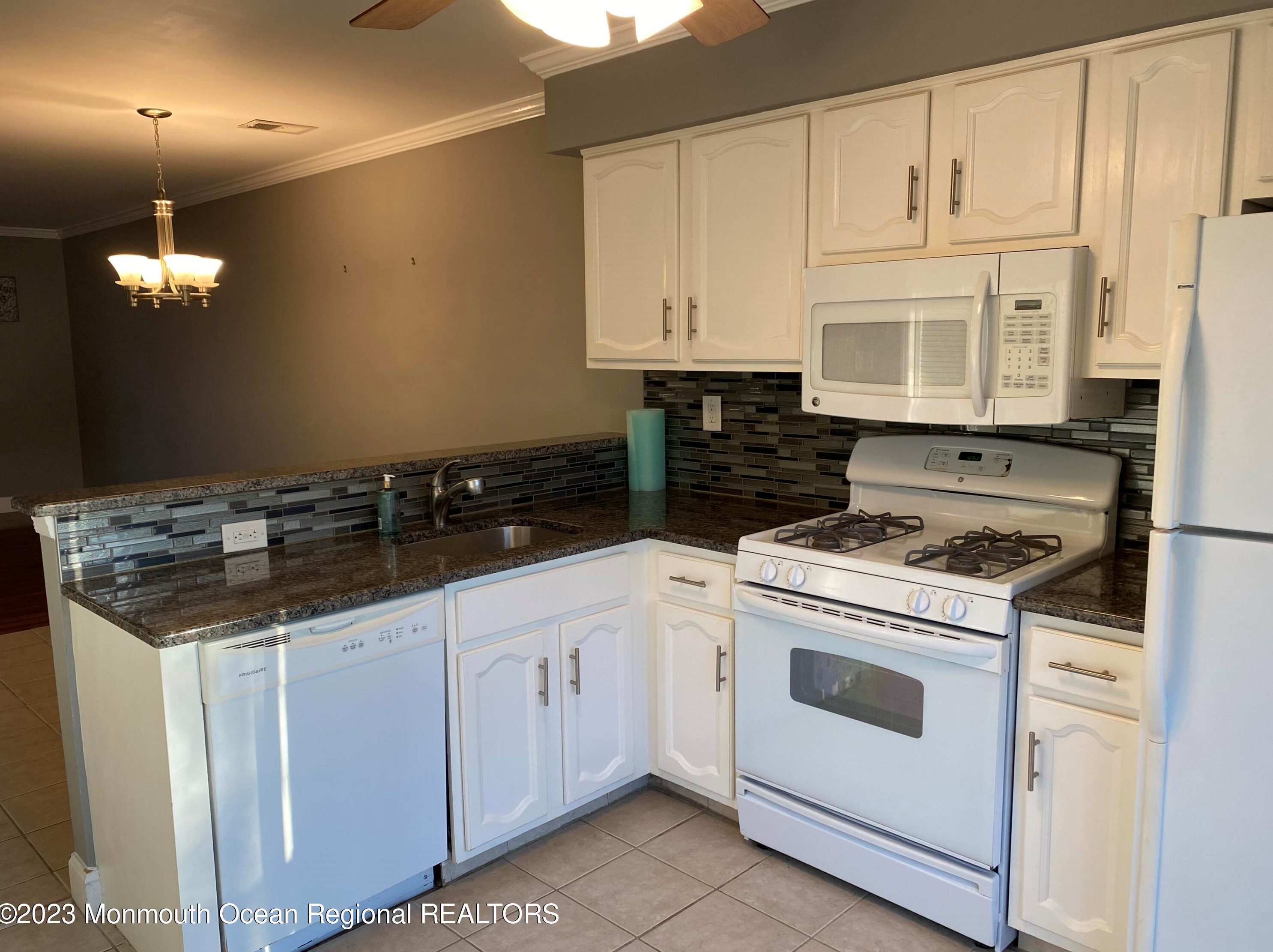 166 Delaware Trl, Lakewood, NJ 08701